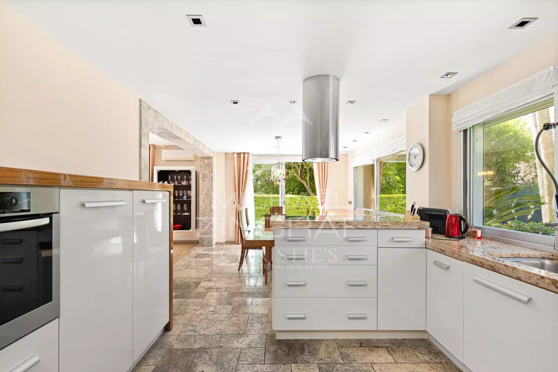 4 Bedroom Villa/Townhouse's Image 4
