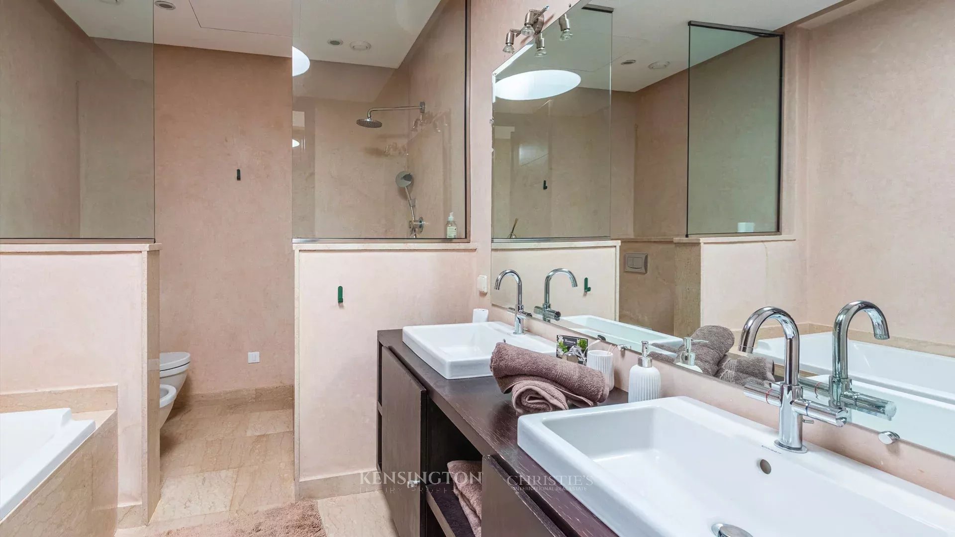 4 Bedroom Villa/Townhouse's Image 28