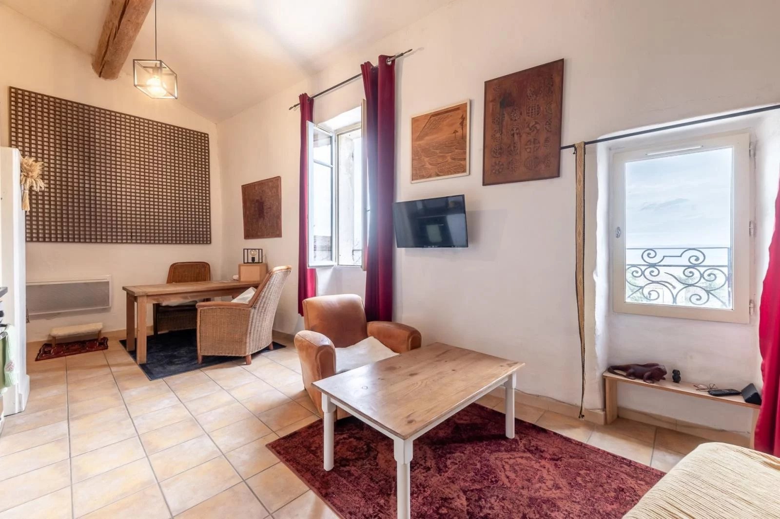 Studio in Bonnieux with a view