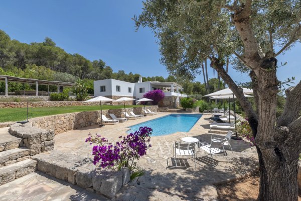 Luxury 9-Bedroom Family Villa for Sale in Jes&uacute;s, Ibiza | Legacy Estate — photo 1