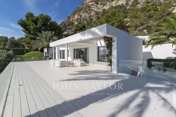 Luxury Villa Es Cubells: Seafront Family Estate with Private Cove — photo 3