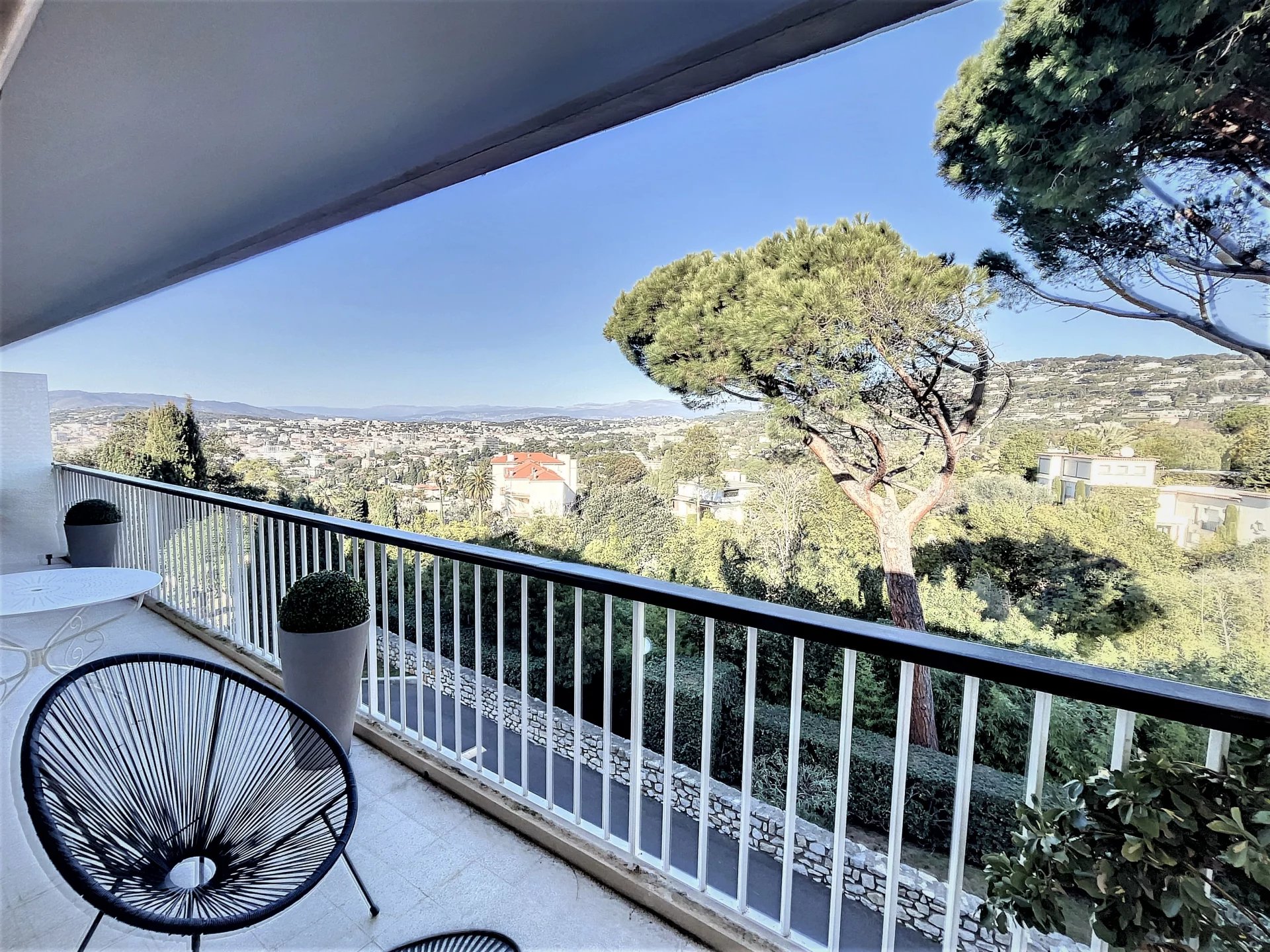 Agence immobilière de AZUR ACT IMMOBILIER