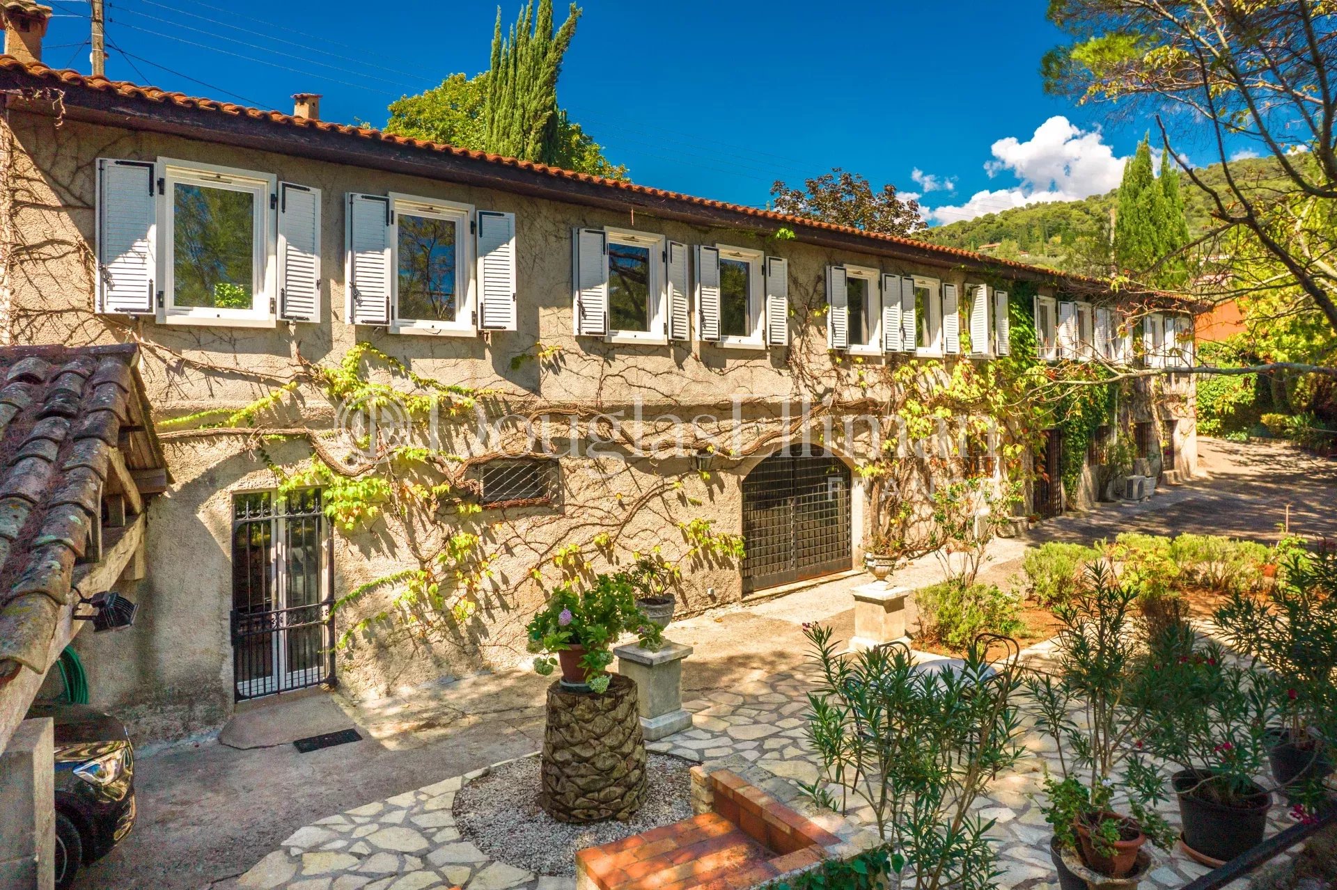 GRASSE :  Bastide provençale avec studio indépendant - Image nᵒ2