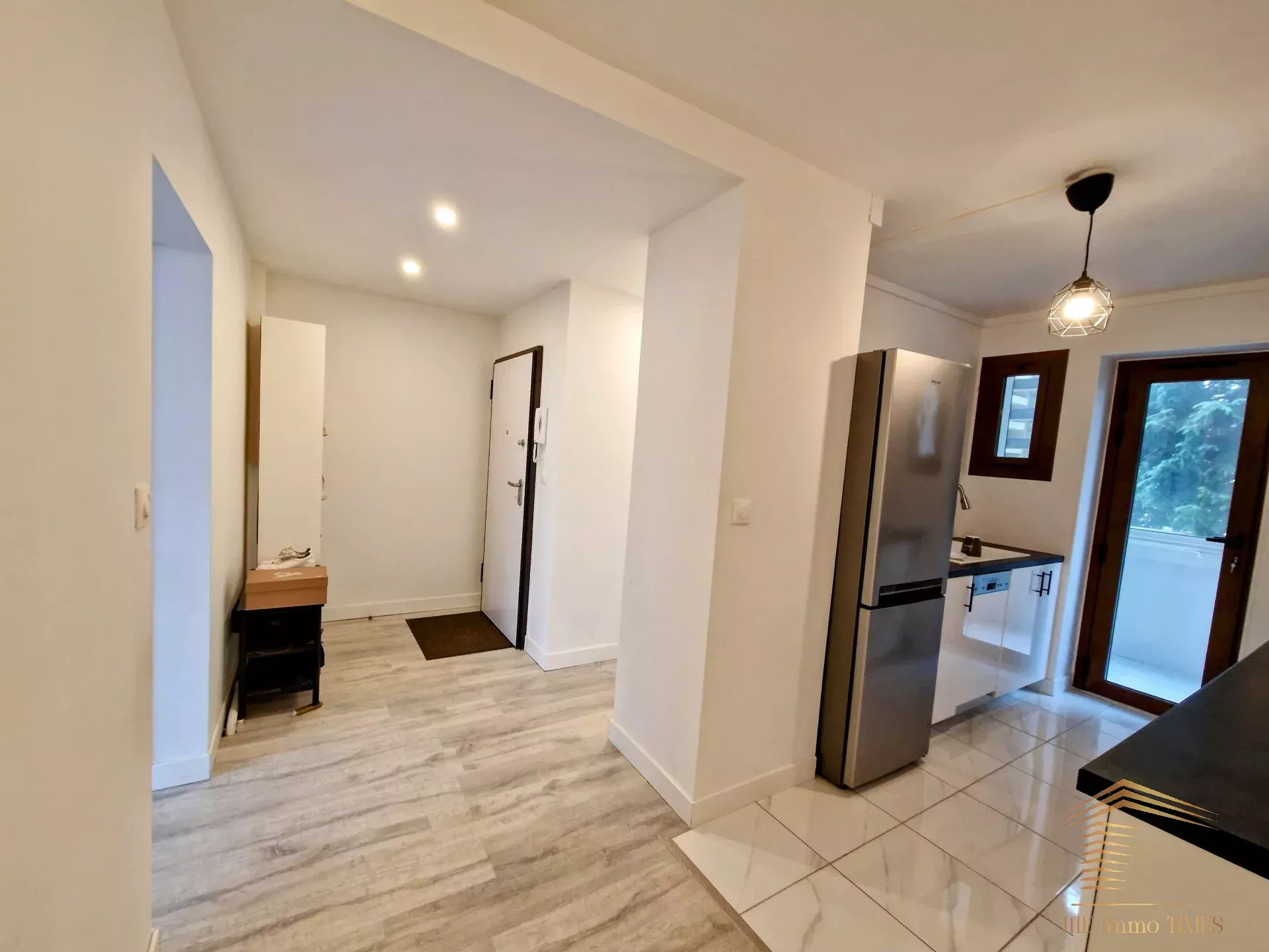 Appartement T4 rénové proche gare Rouen Mont Fortin