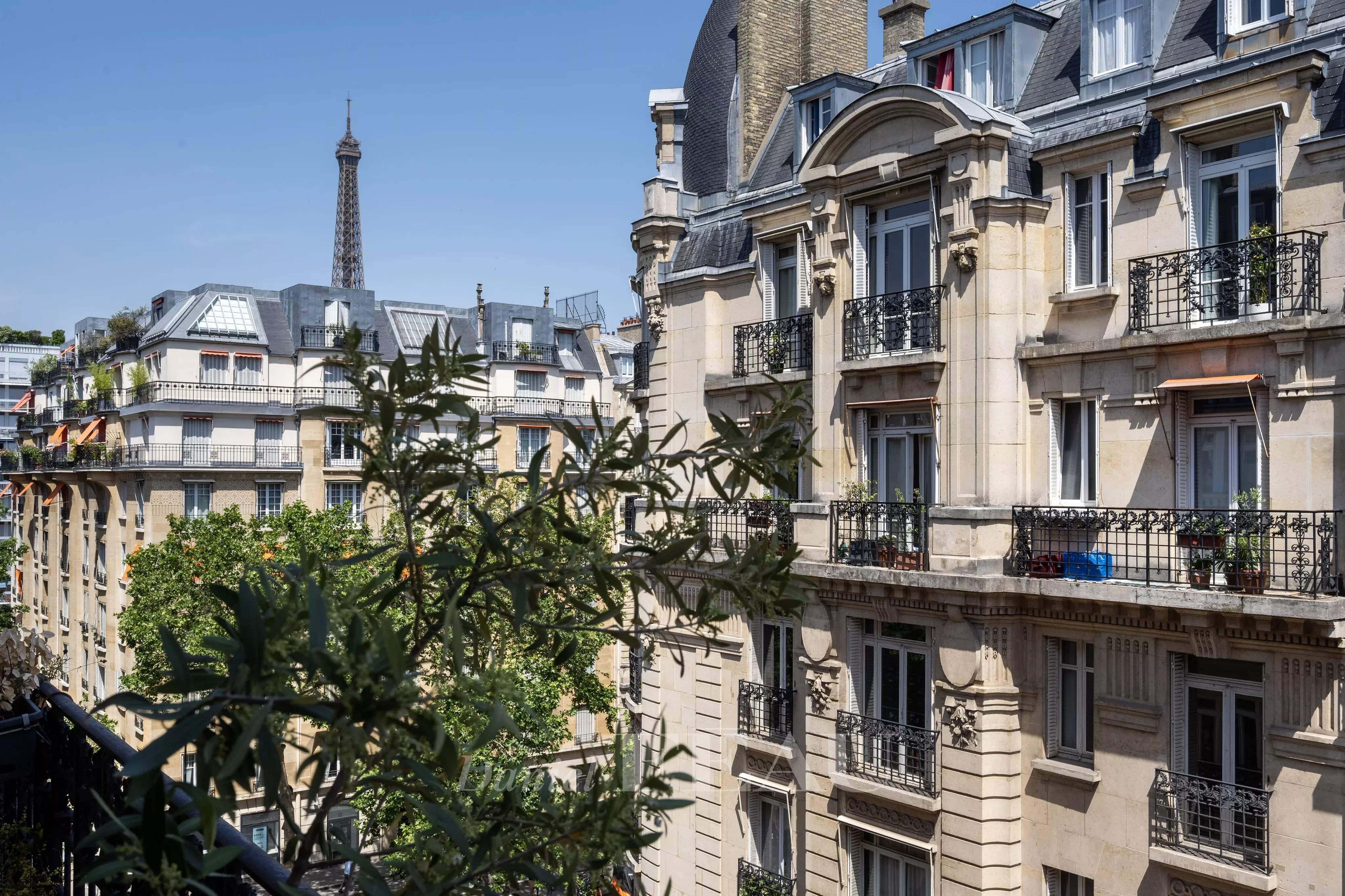 Sale Apartment Paris 7th