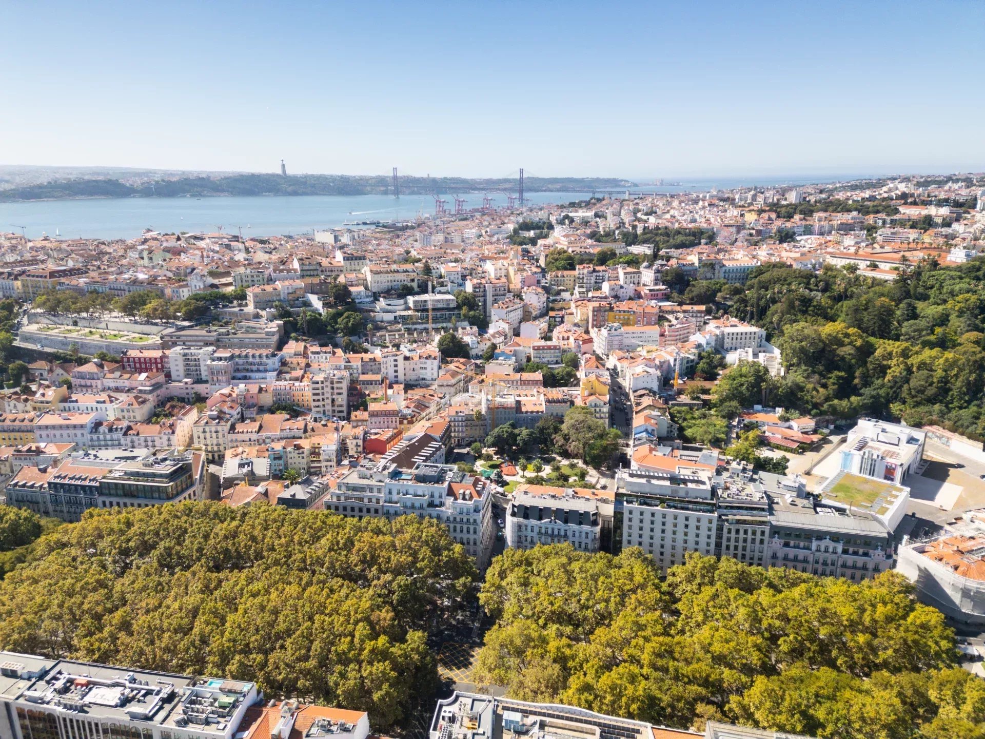 Elegant T2 + 1 Penthouse in Downtown Lisbon 86935832 image 13