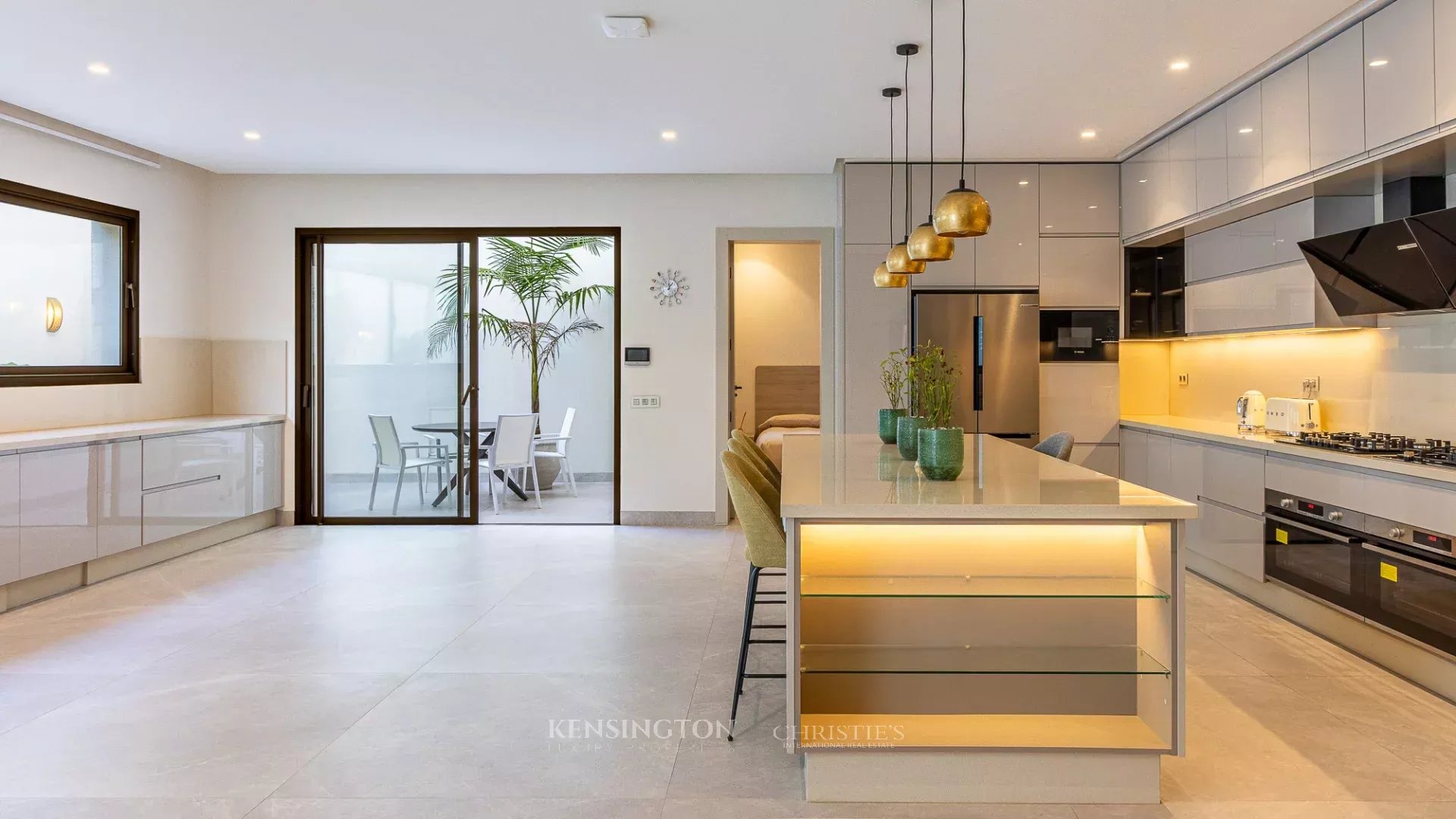 8 Bedroom Villa/Townhouse's Image 32