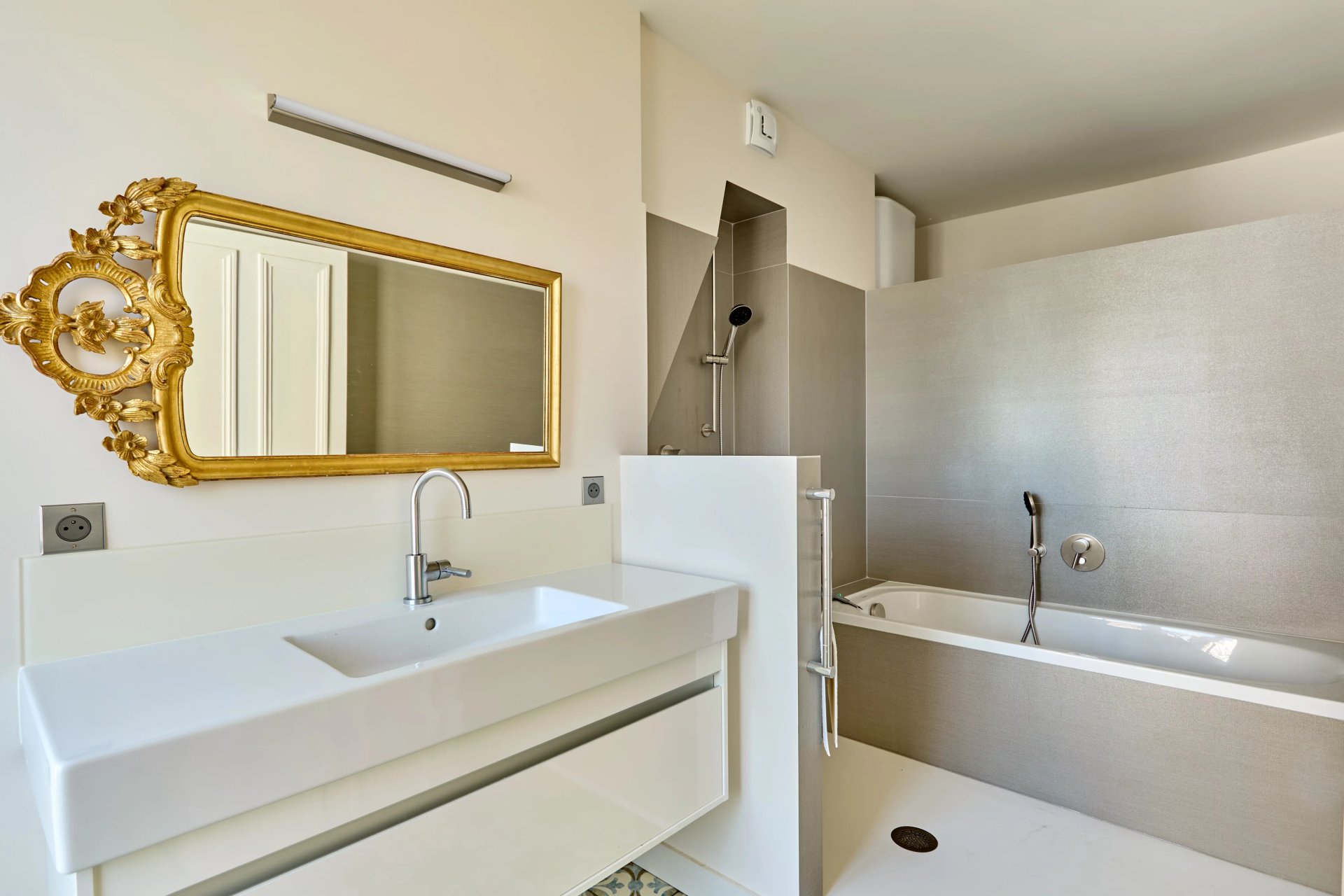 2 Bedroom Apartment/Flat's Image 12