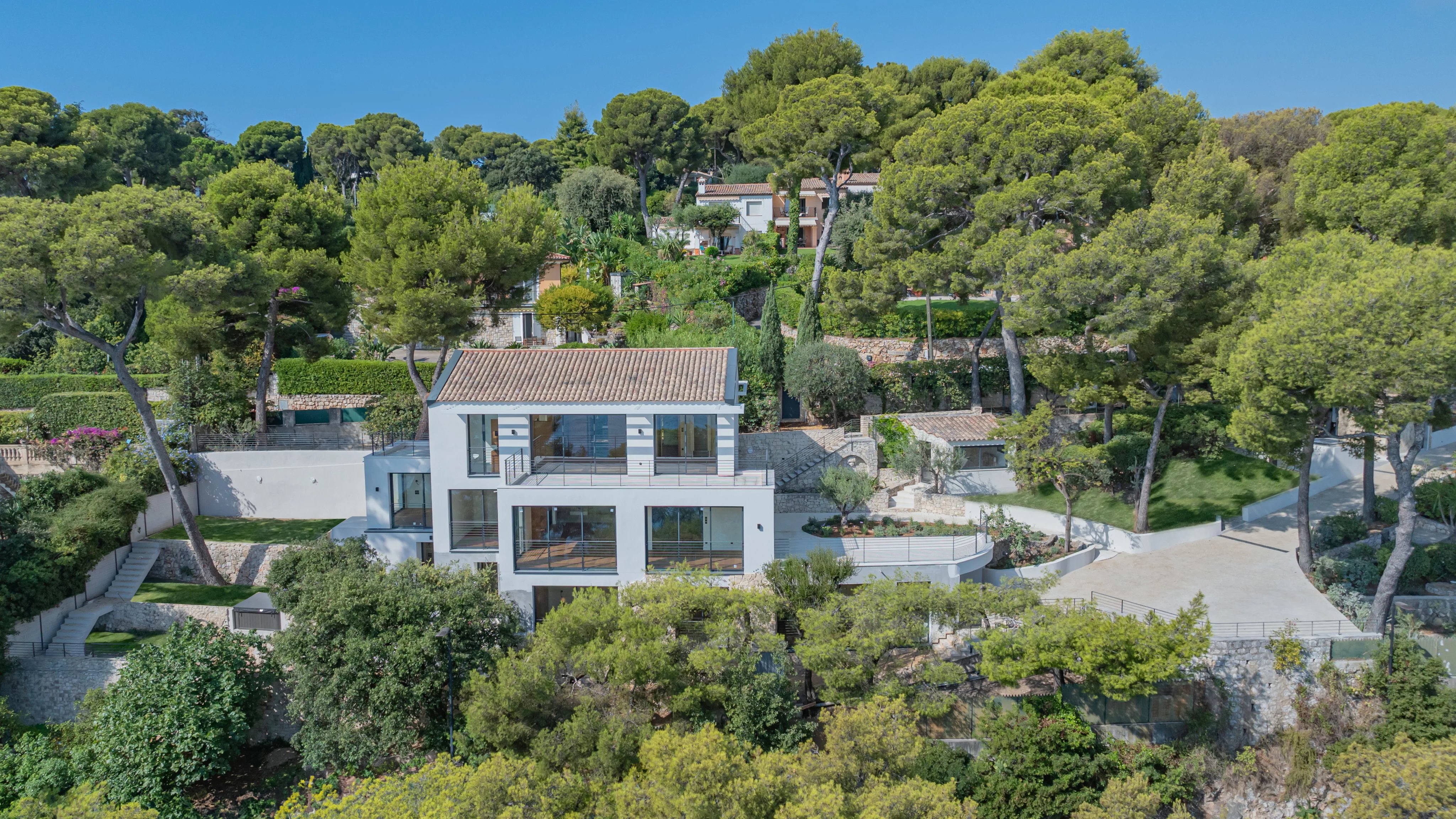 ROQUEBRUNE CAP MARTIN - LE CAP - VILLA VUE MER PANORAMIQUE  - 6 CHAMBRES - PISCINE - APPARTEMENT INDEPENDANT