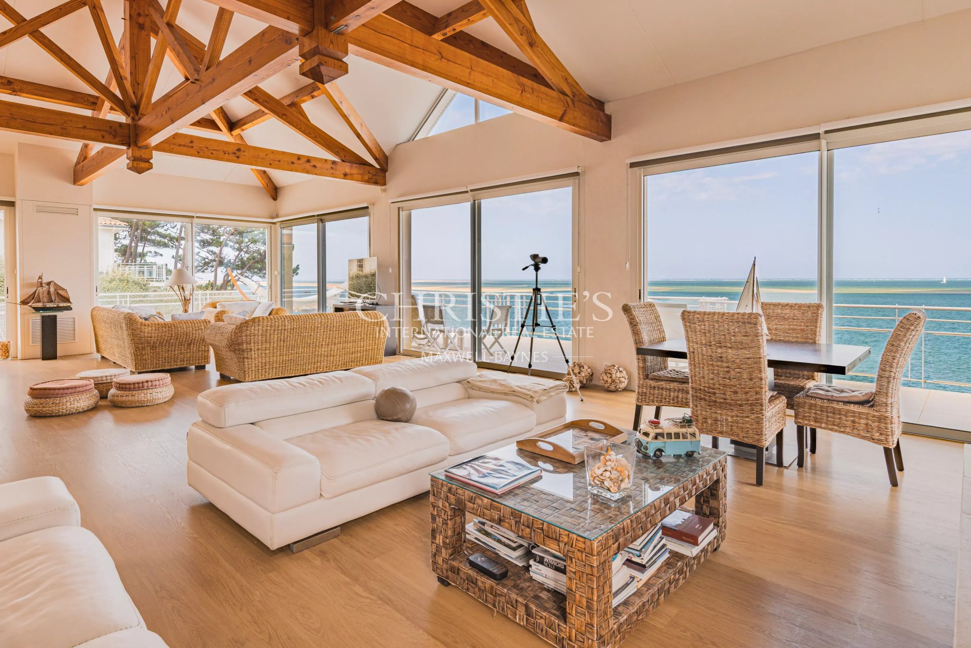 6 Bedroom Villa/Townhouse's Image 13