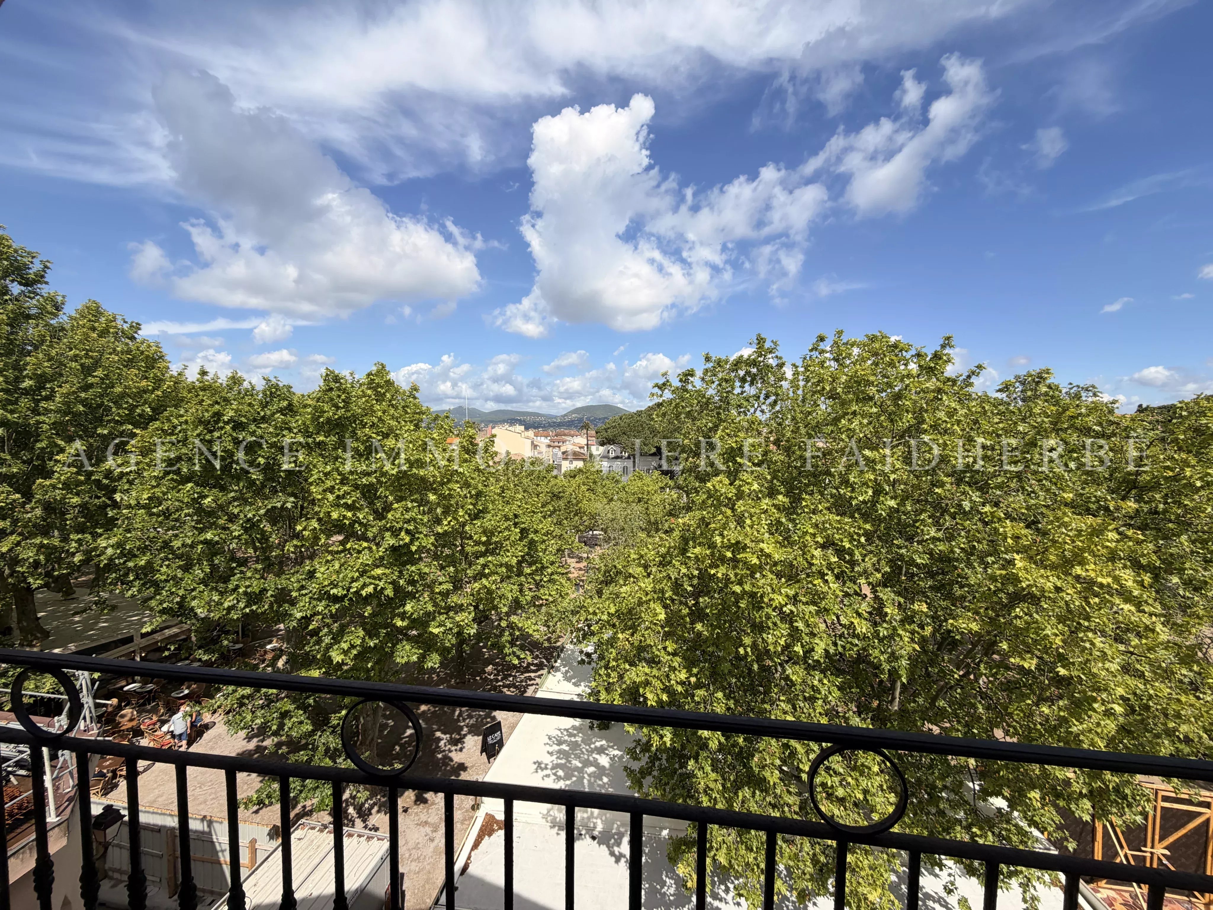 Appartement Place des Lices REF 10