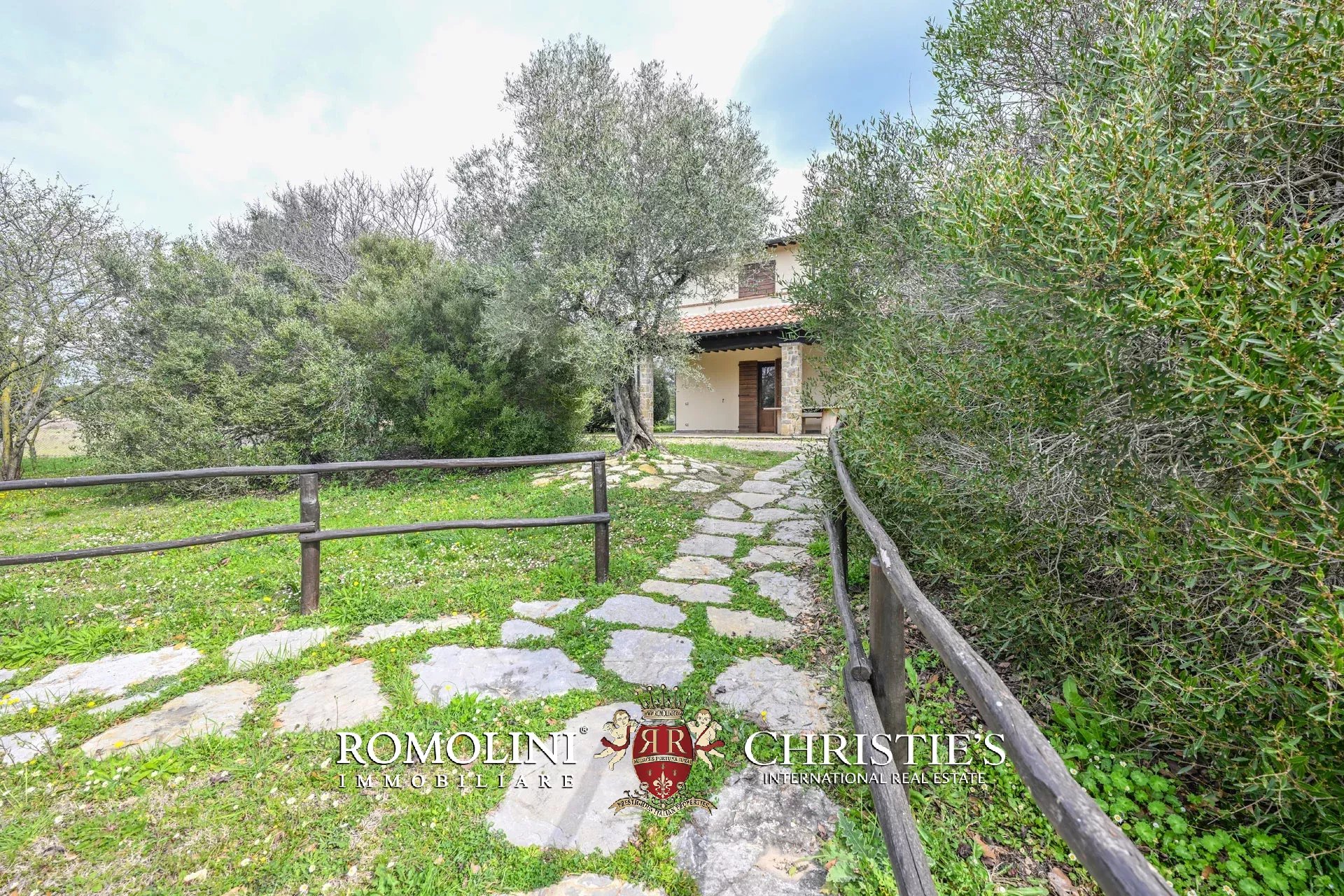 4 Bedroom Vineyard's Image 12