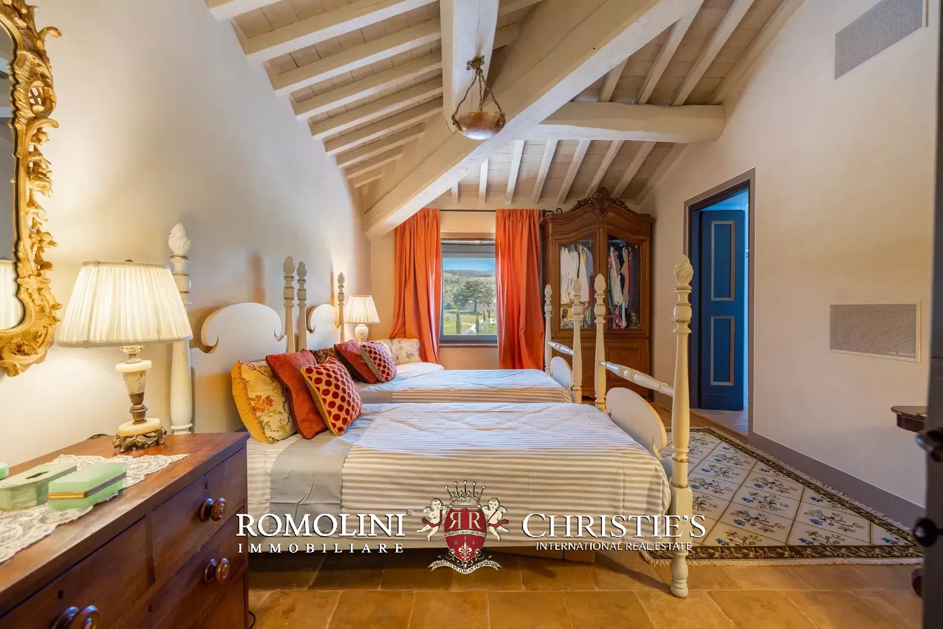6 Bedroom Villa/Townhouse's Image 102