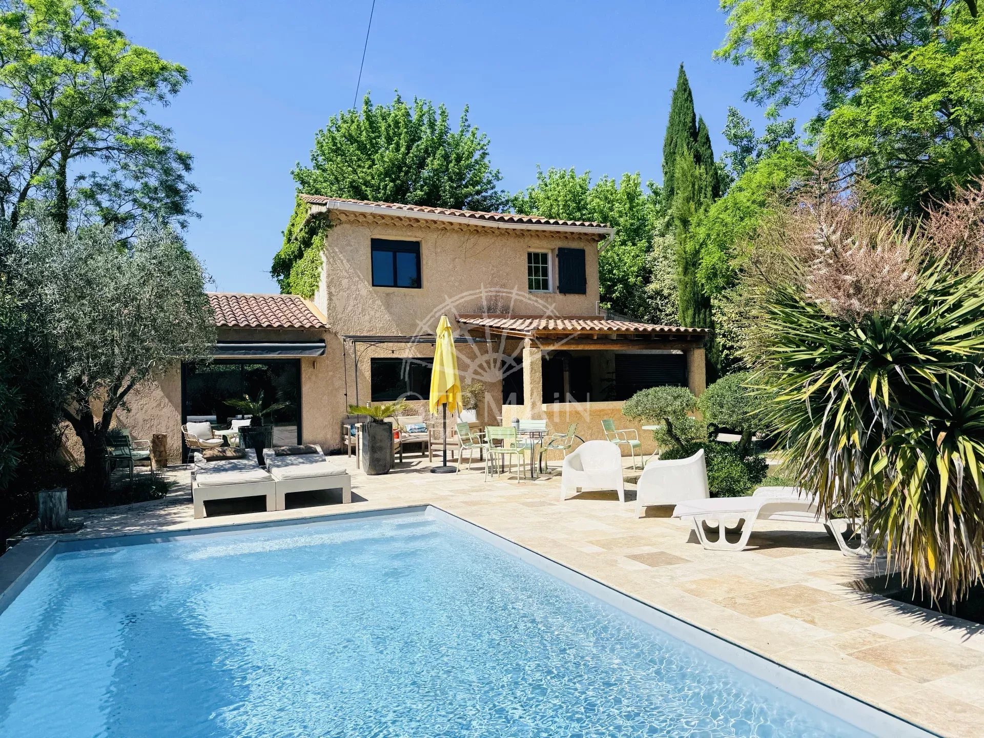 Agence immobilière de 