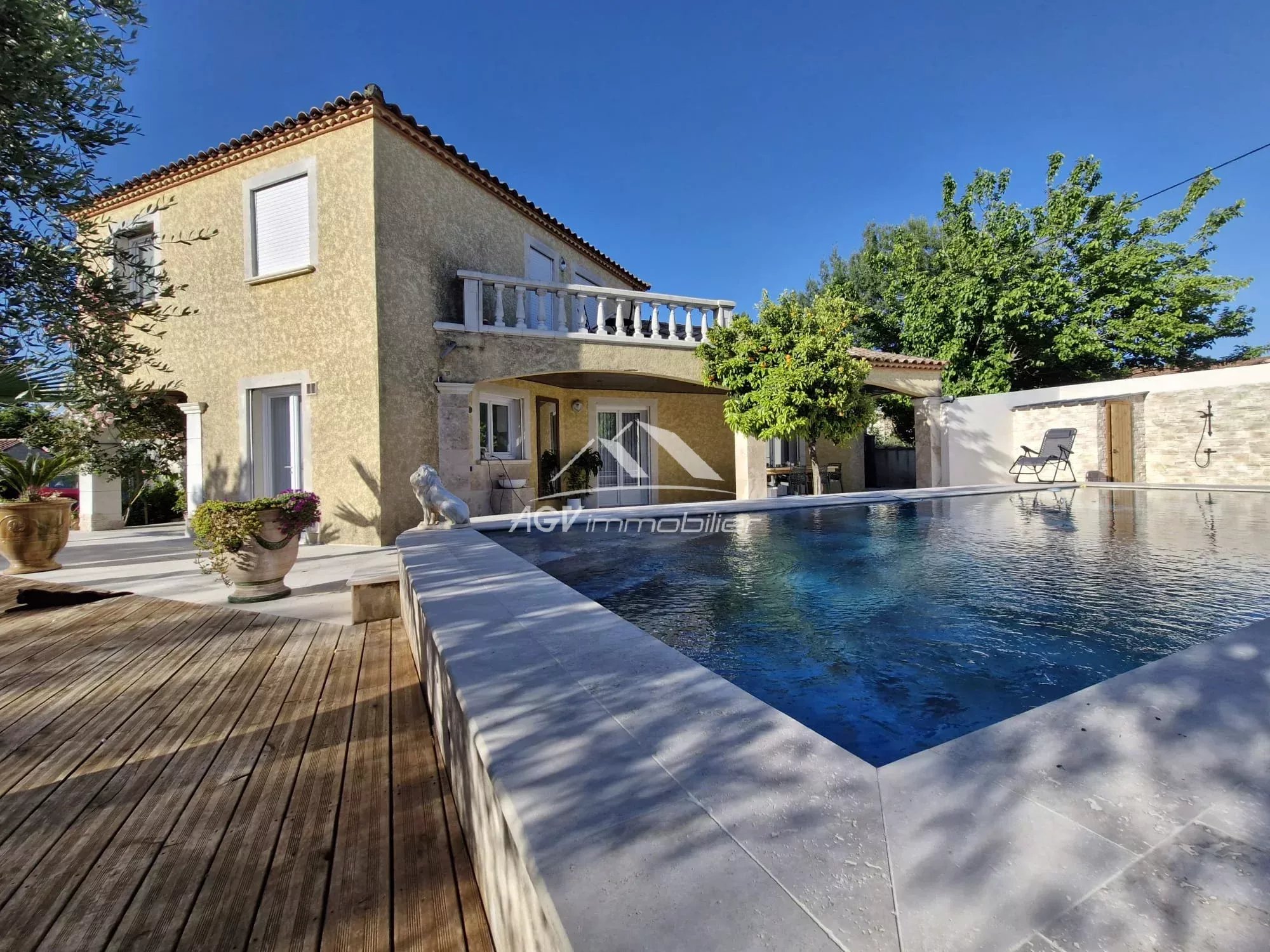 A Alès, maison 165 m², avec piscine garage, abris voiture et terrain de pétanque sur 1161 m² de terrain