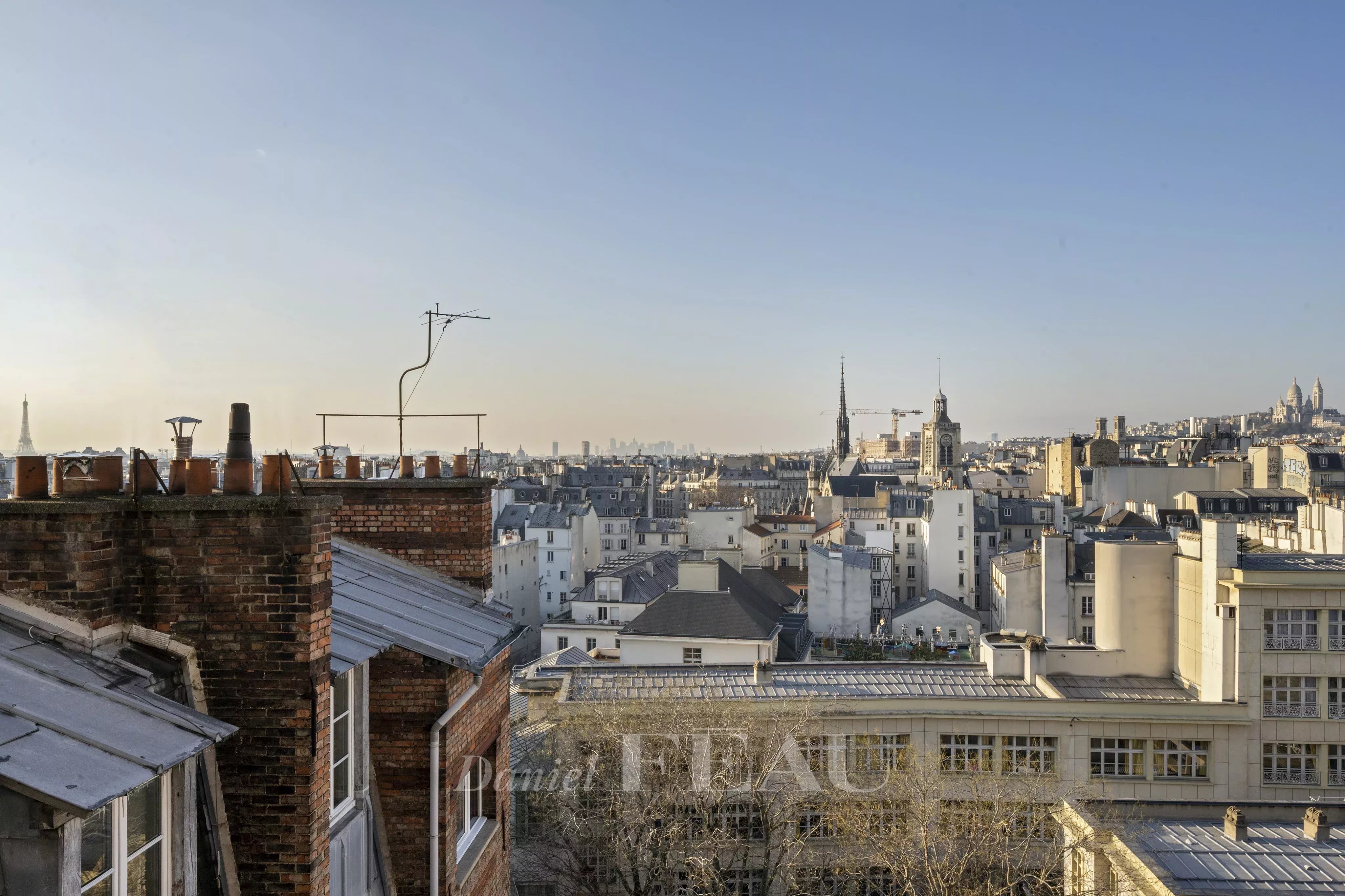 Paris 10th District – A one-bed apartment commanding open views