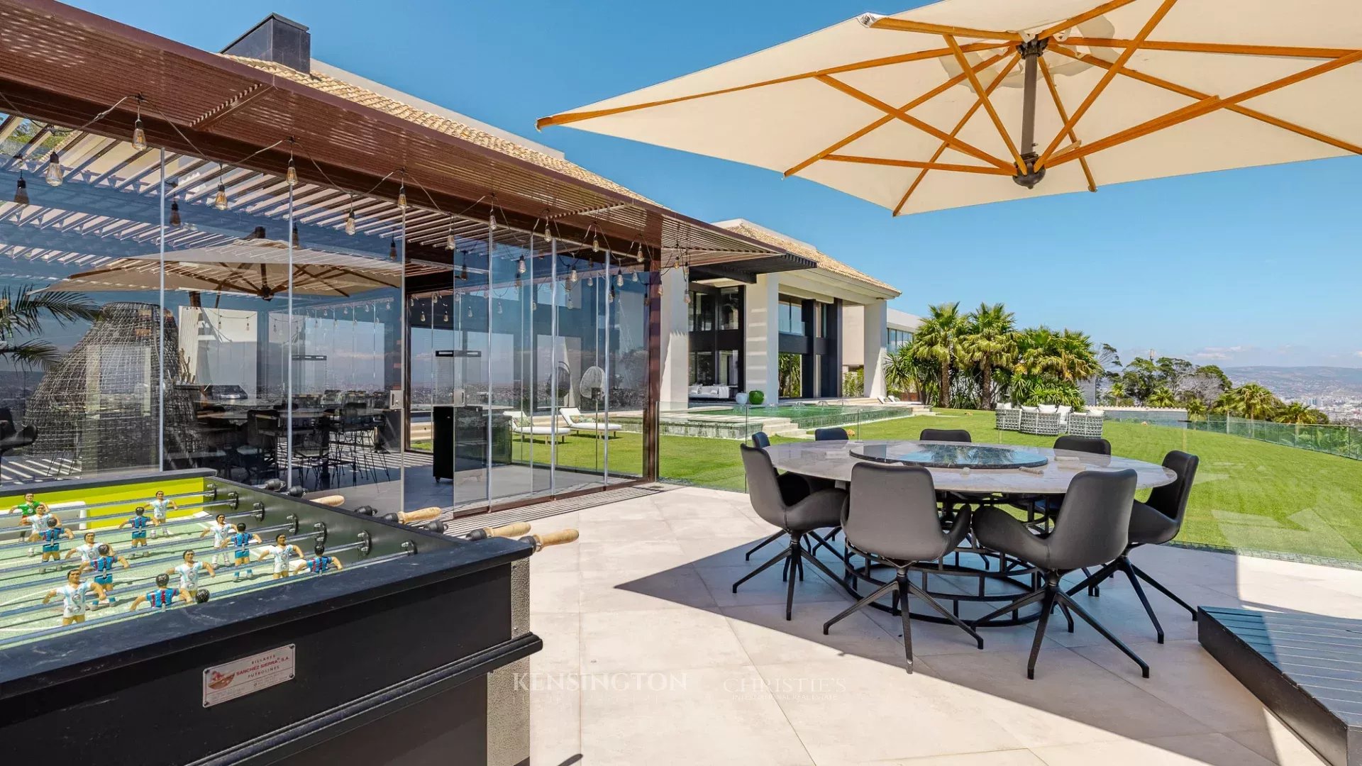 4 Bedroom Villa/Townhouse's Image 5