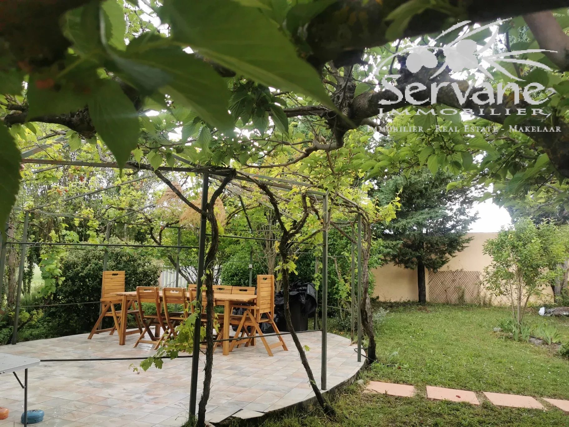 SOLE AGENCY LORGUES 3 BEDROOMS VILLA