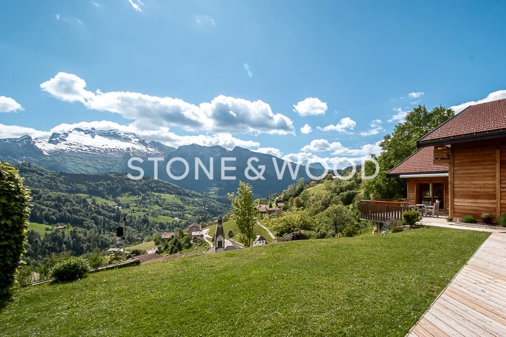 Chalet avec vue panoramique et intimité absolue