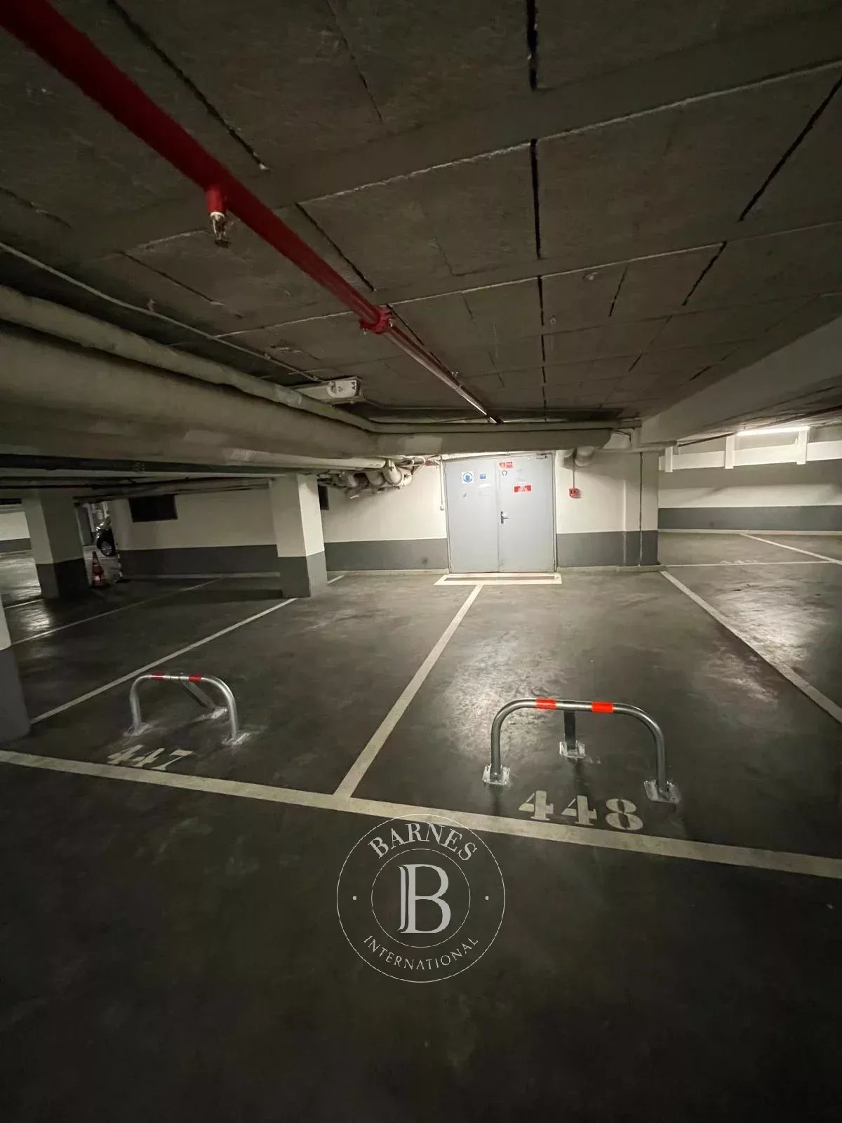 Parking Paris 75008  -  ref 87057341 (picture 2)