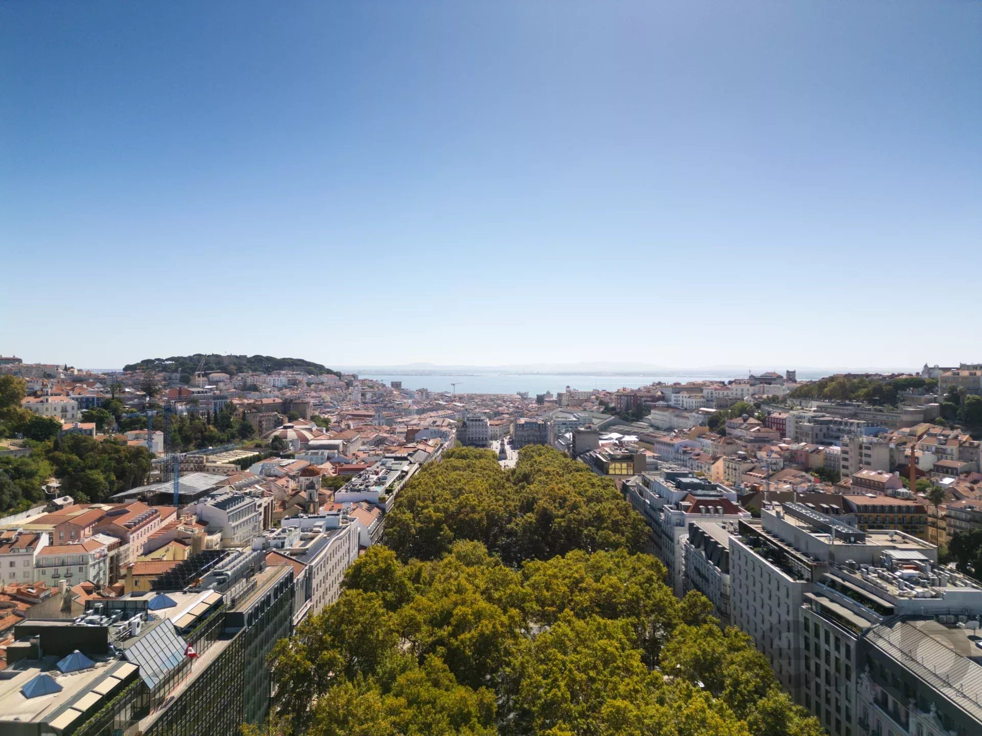 Elegant T2 + 1 Penthouse in Downtown Lisbon 86935832 image 14