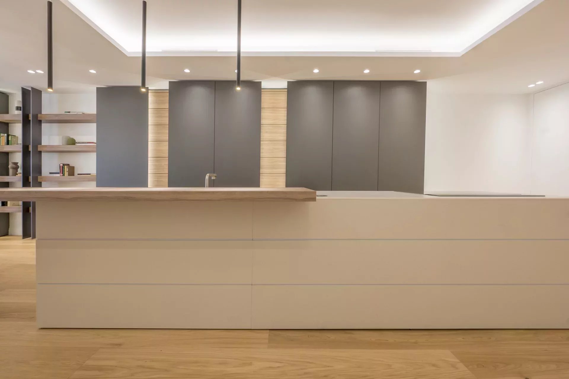 Appartement de Luxe Rénové avec Vue Imprenable sur la Fontaine de Neptune - picture 10