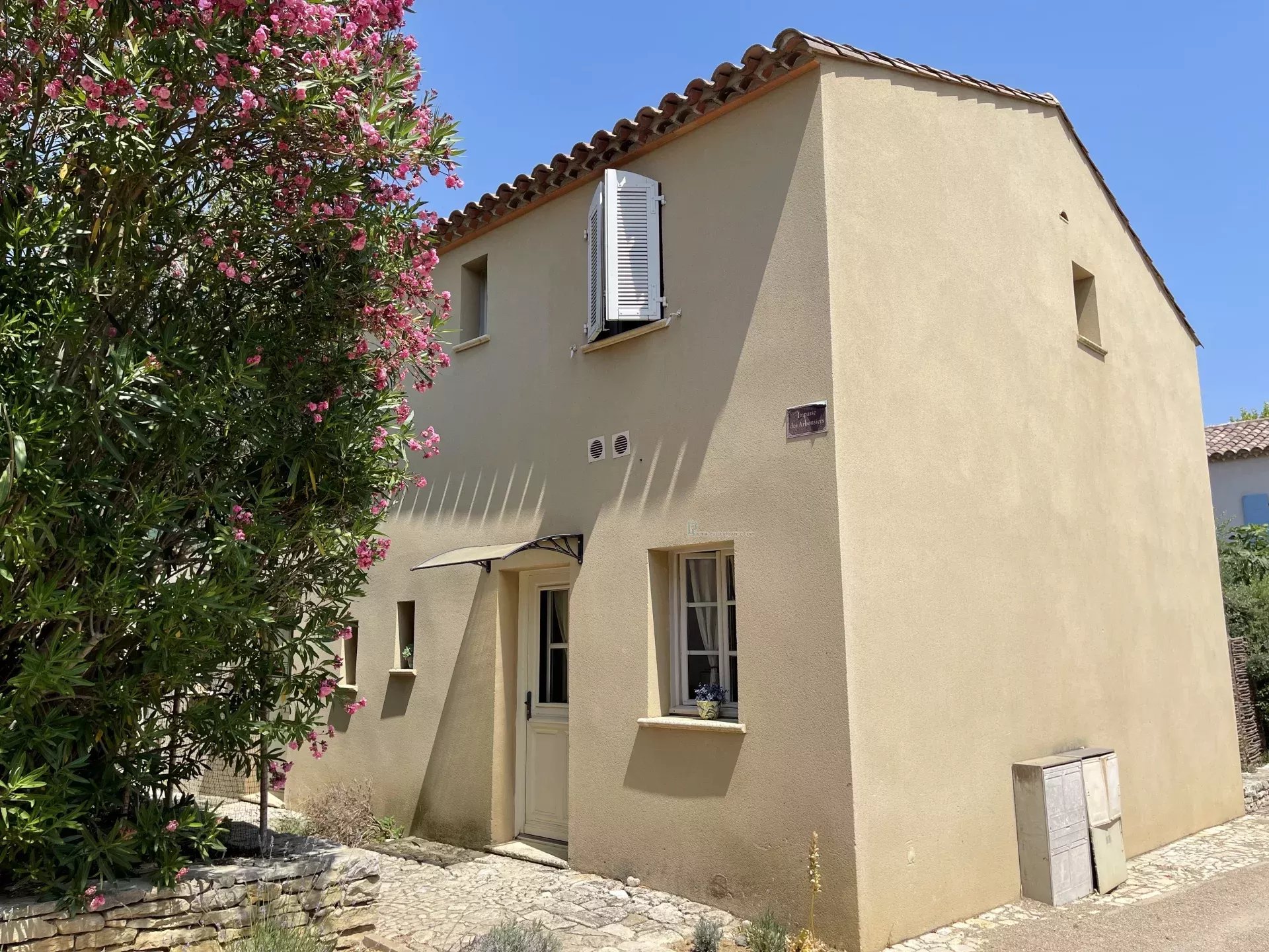 ​Fully furnished 2 bed/2 bath stone house in Corbieres resort village