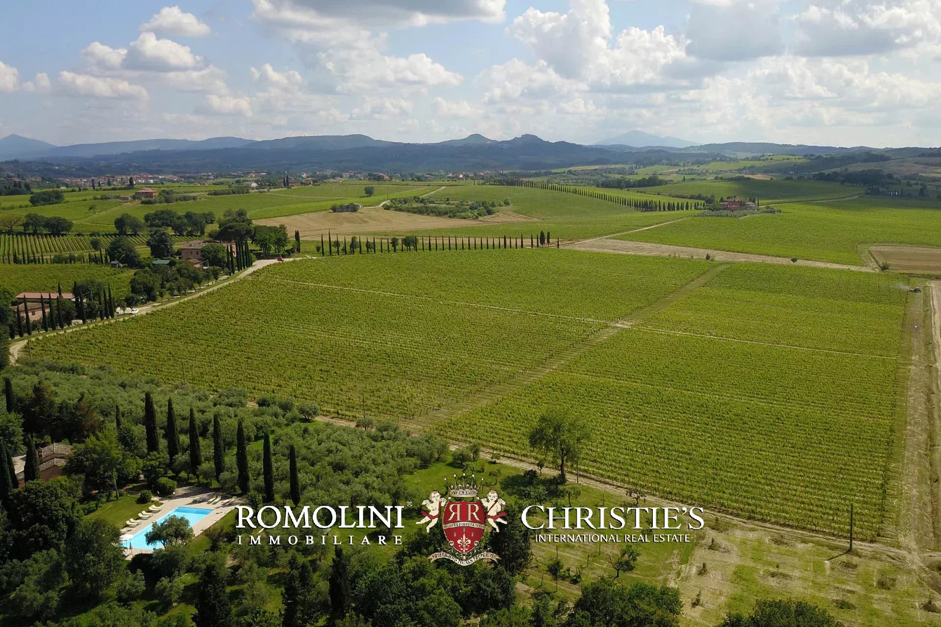 34 Bedroom Vineyard's Image 17