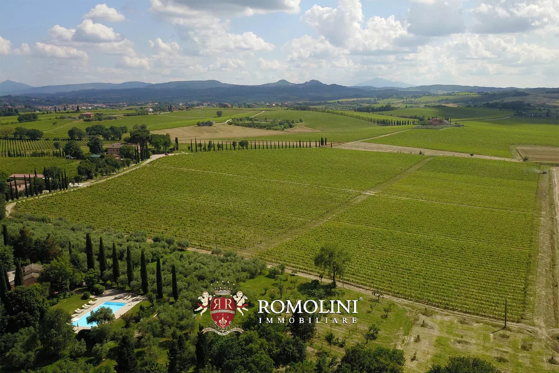 34 Bedroom Vineyard's Image 17