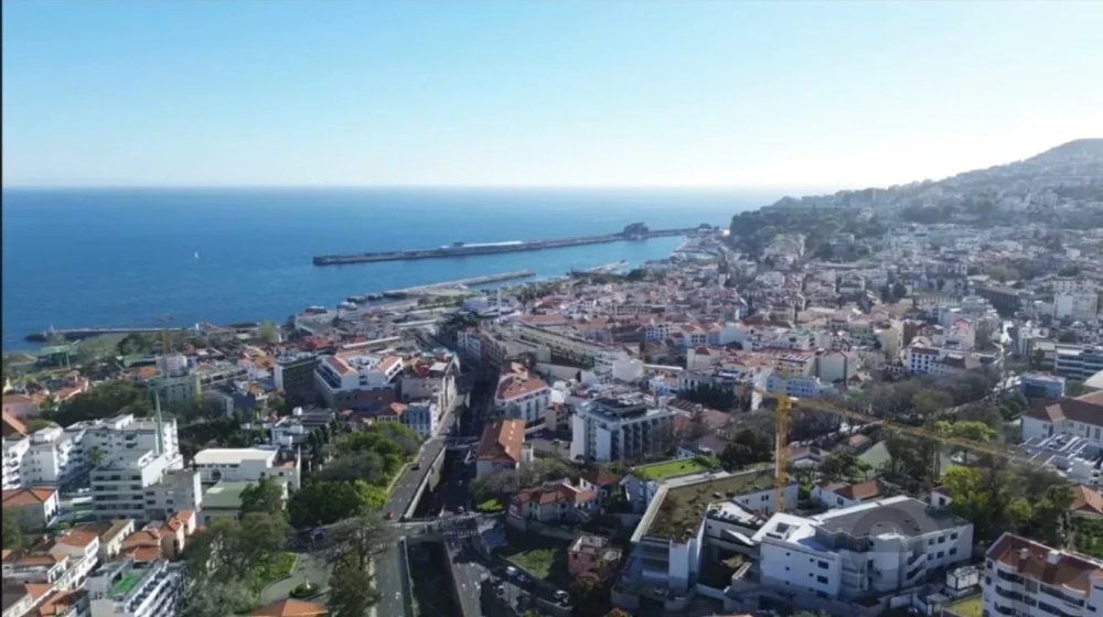 Apartamento T3 Centro do Funchal Vista Baía com Piscina