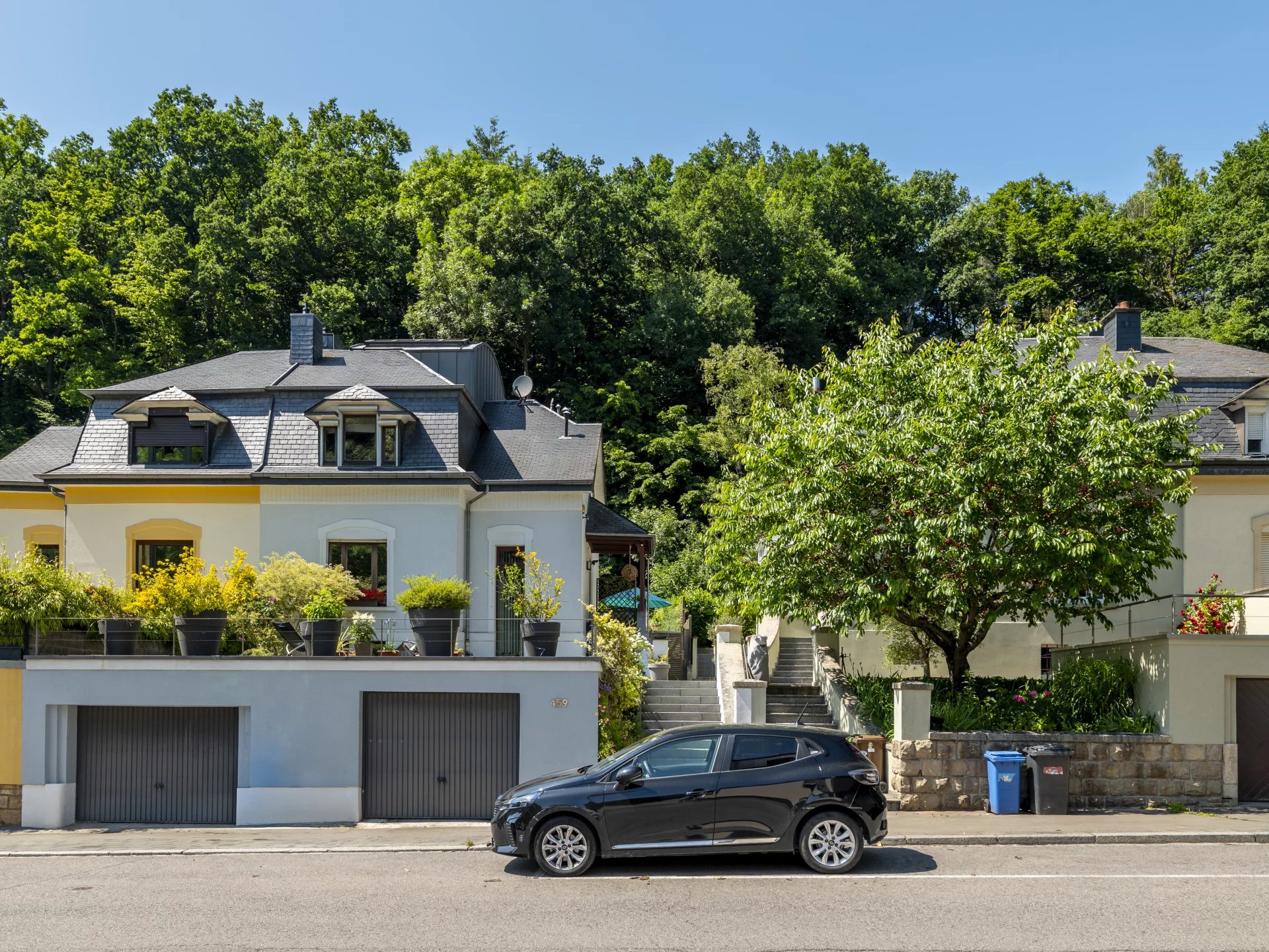Charming semi-detached house close to the forest in Neudorf