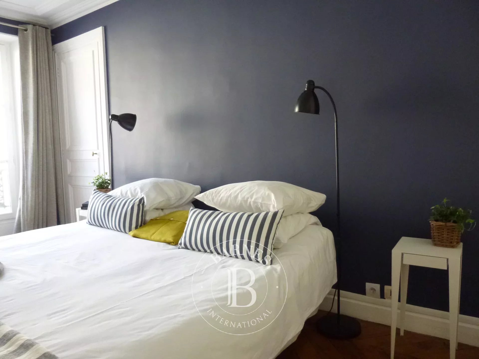 Daire Paris 3ème - picture 7