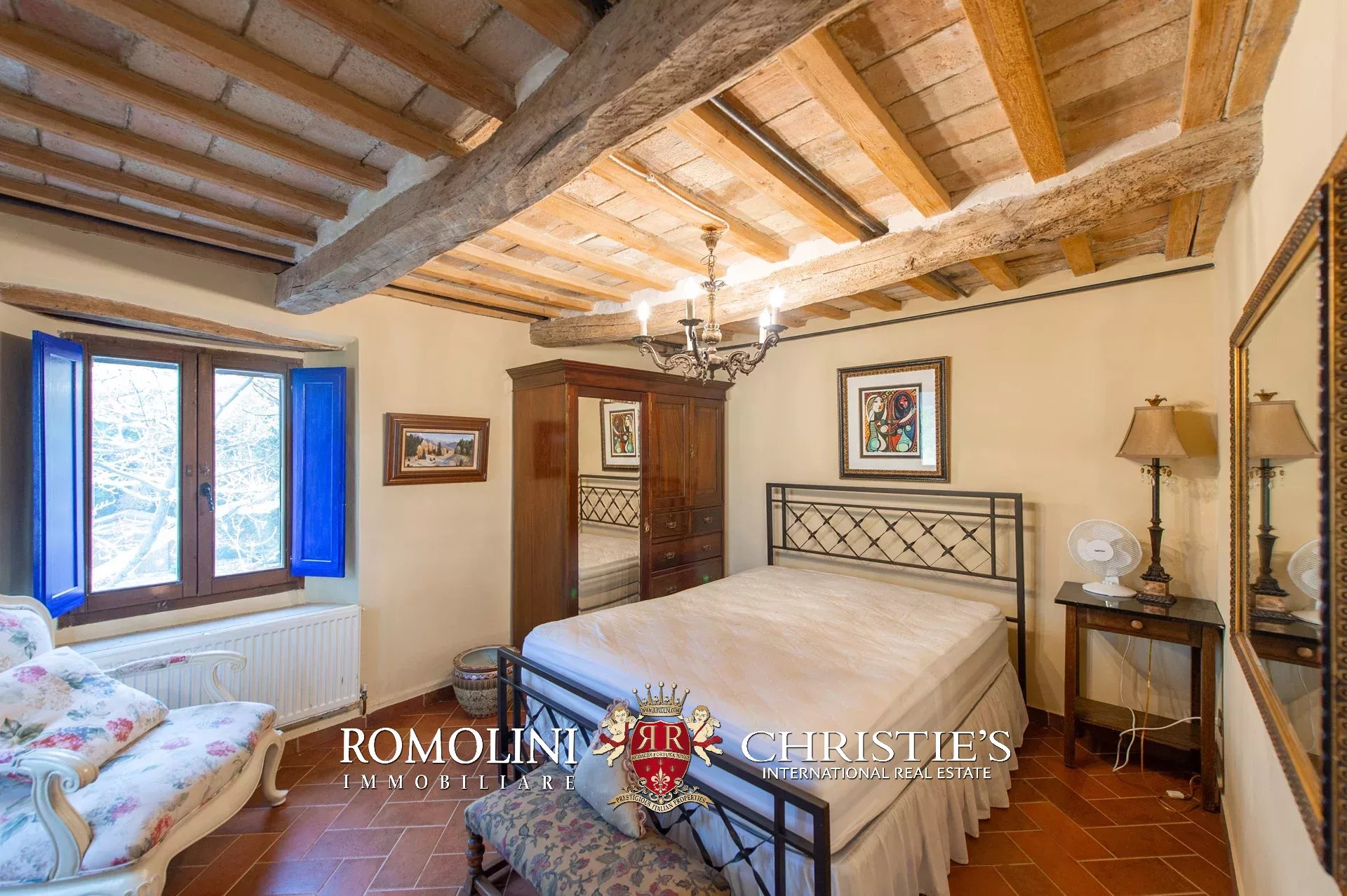 6 Bedroom Villa/Townhouse's Image 17