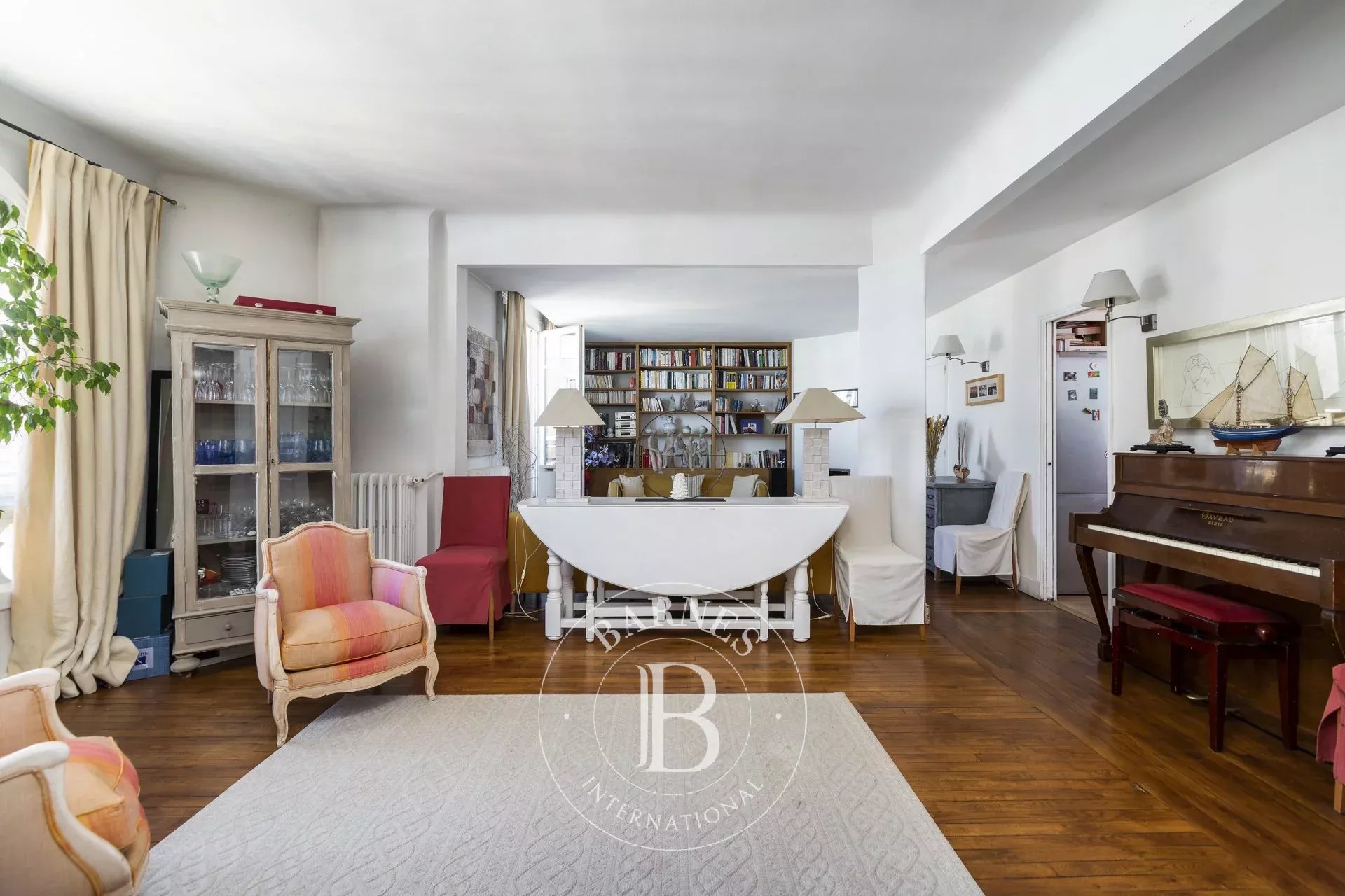 Neuilly - Argenson - Top floor - 4-5 bedroom apartment - Period charm - picture 20