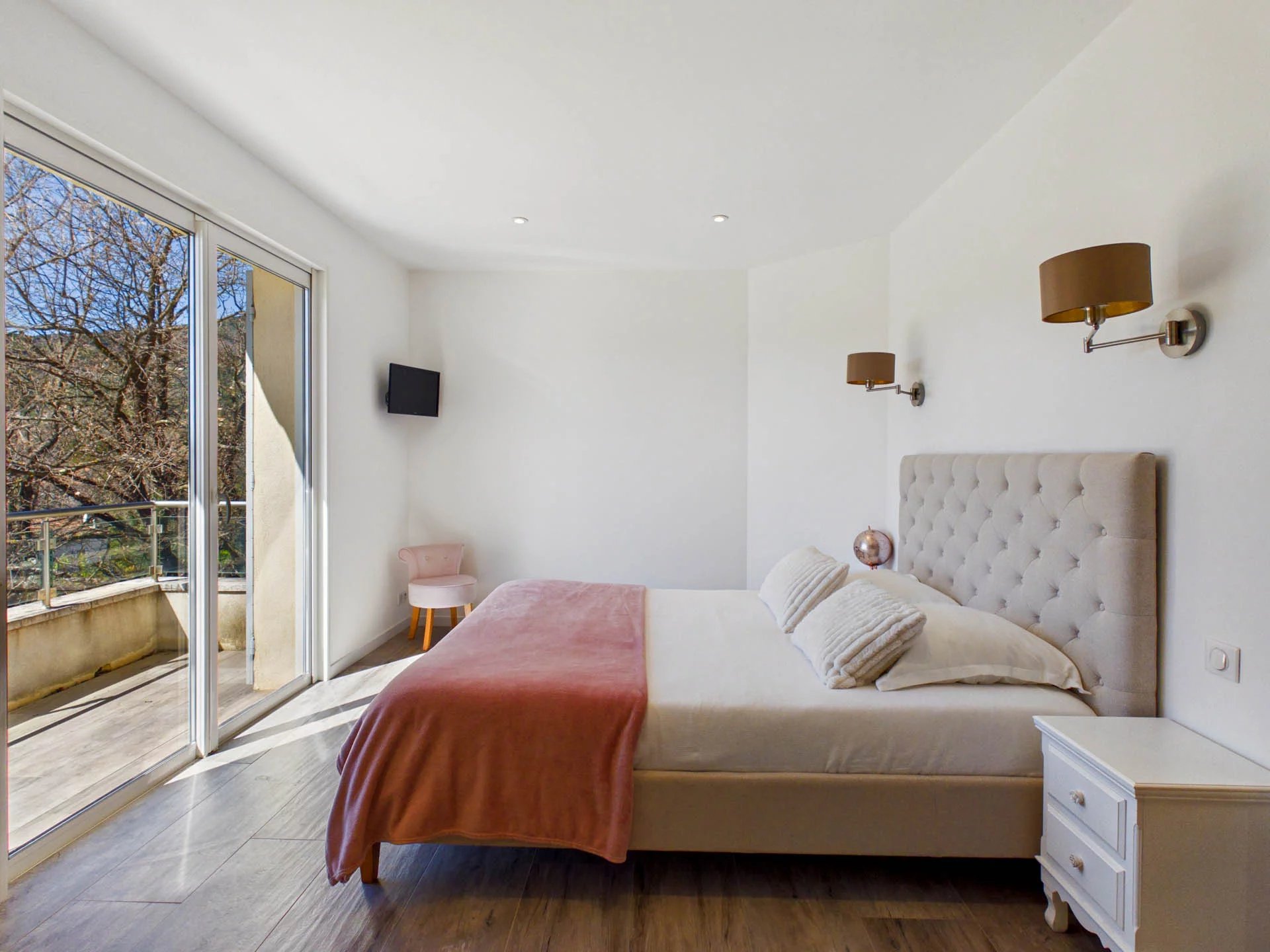 Modern villa with swimming pool - Seillans