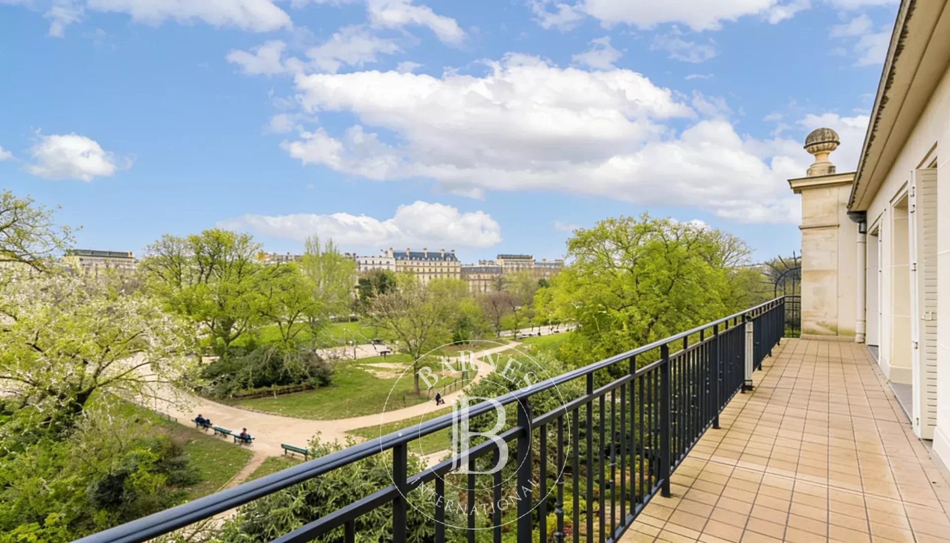 Appartement Paris 75008  -  ref 87072531 (picture 2)