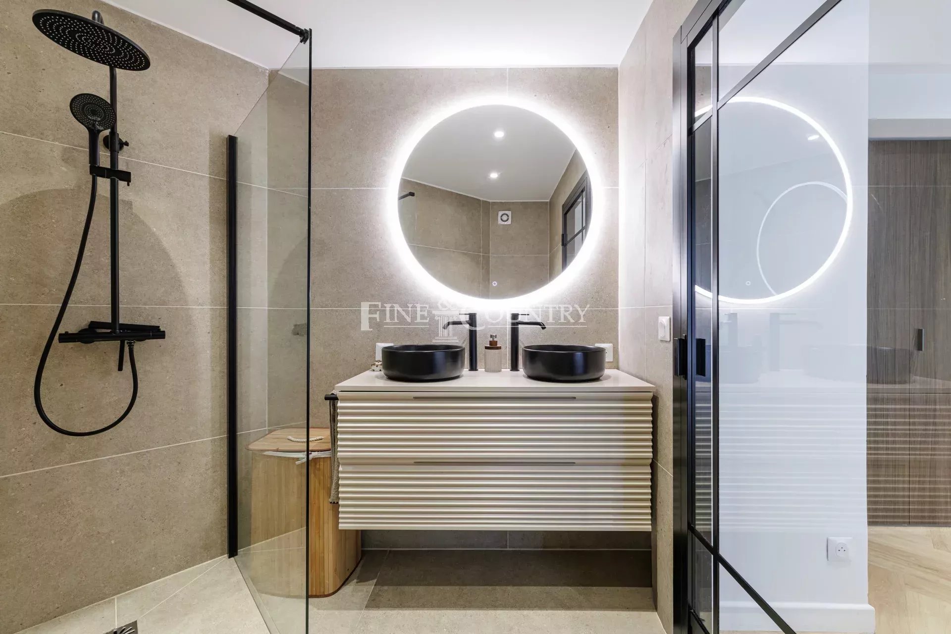 Photo of For Sale – 2-Bedroom Apartment – Cannes Montrose