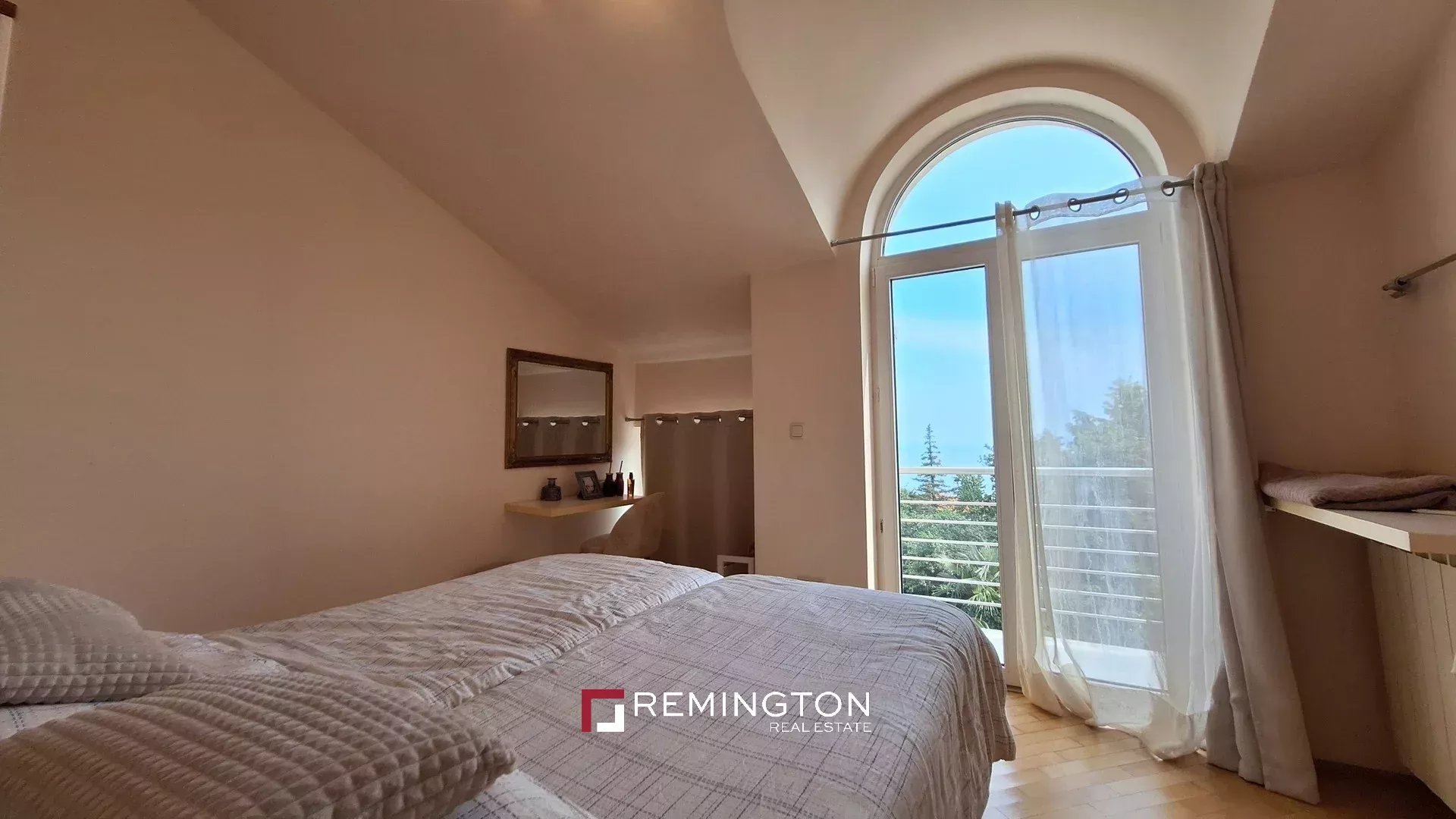 9 Bedroom Villa/Townhouse's Image 18