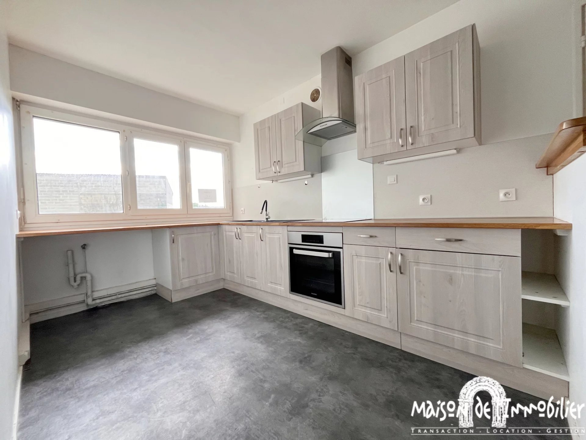 A vendre à COGNAC - Appartement 5 pièces - 86m2 - 2 emplacem