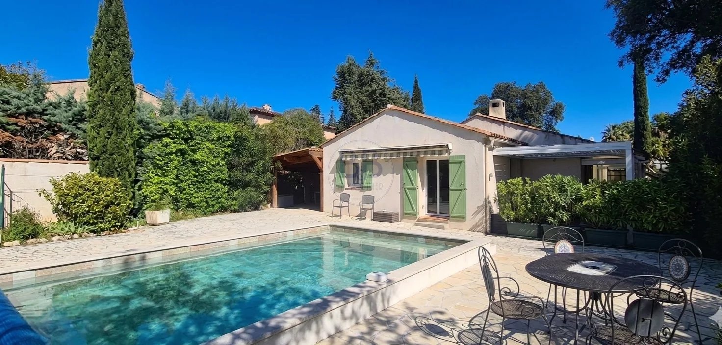 FRÉJUS   VILLA PLAIN-PIED 190 m2   4 CHAMBRES   PISCINE   SA