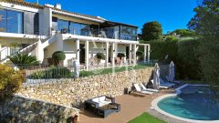 Luxury Sea View Villa Le Cannet | 6-Bed Family Estate Cannes — photo 1 of 7