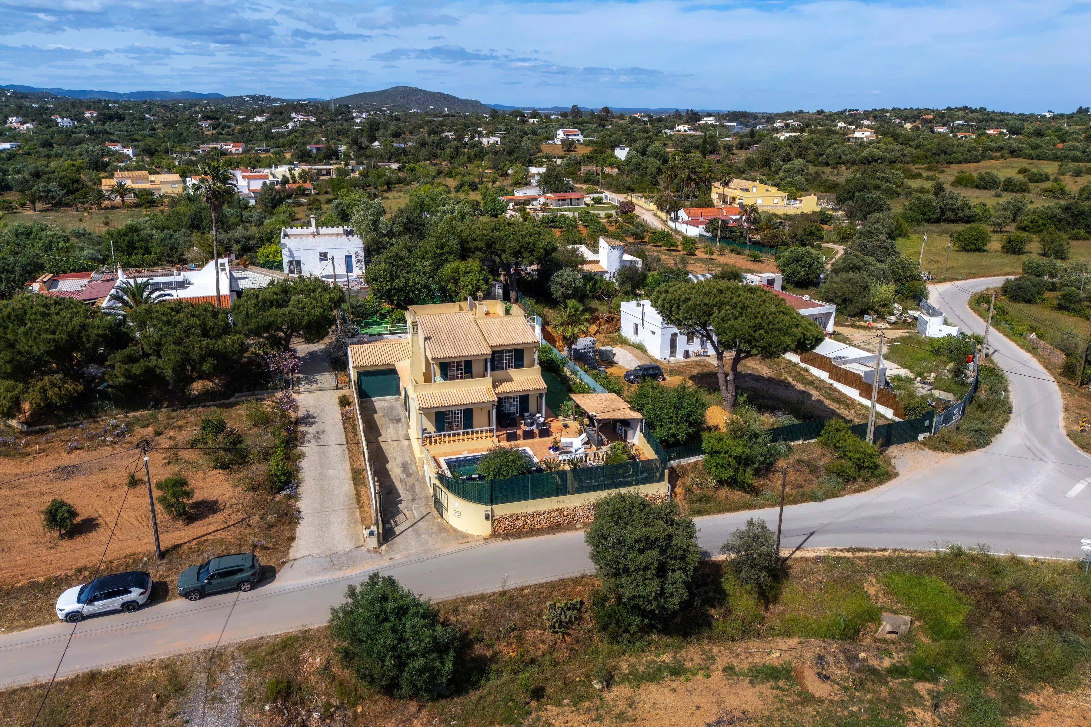 A fantastic, charming 4-bedroom villa with a garden and swimming pool on the outskirts of Olhão 87006245 image 55
