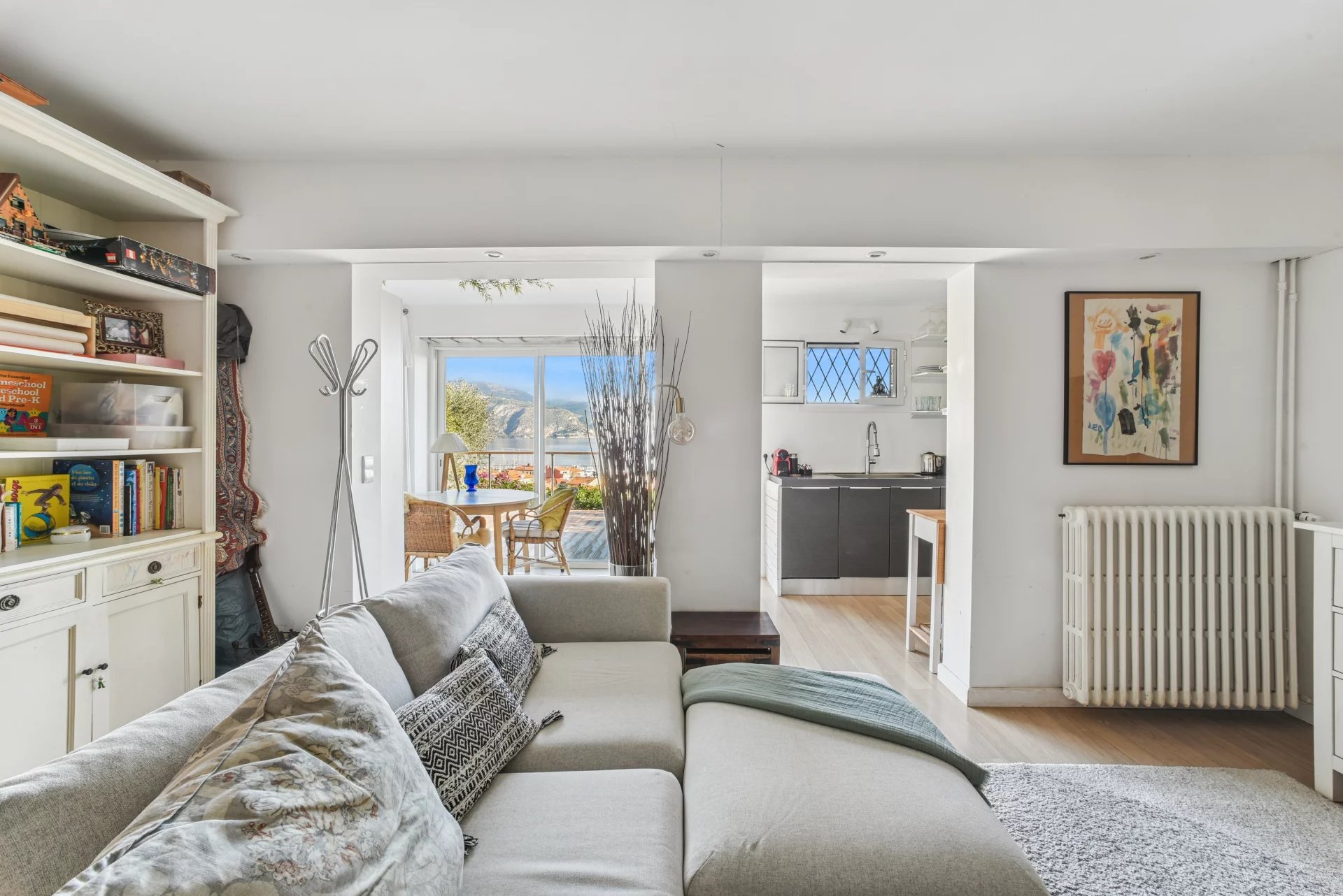 Apartment with 28 m² terrace, panoramic sea view and parking