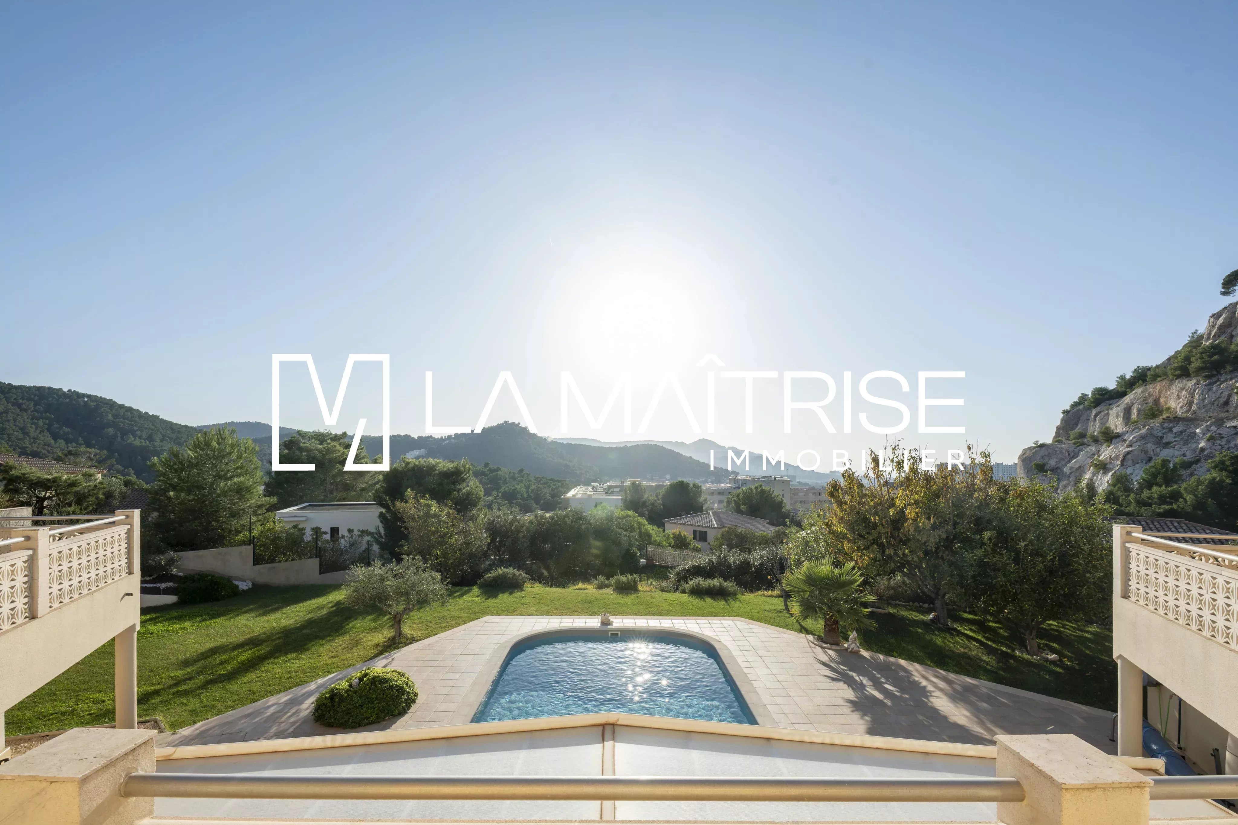 VILLA  T5 - 251 M² - PARCELLE DE 1125 M²