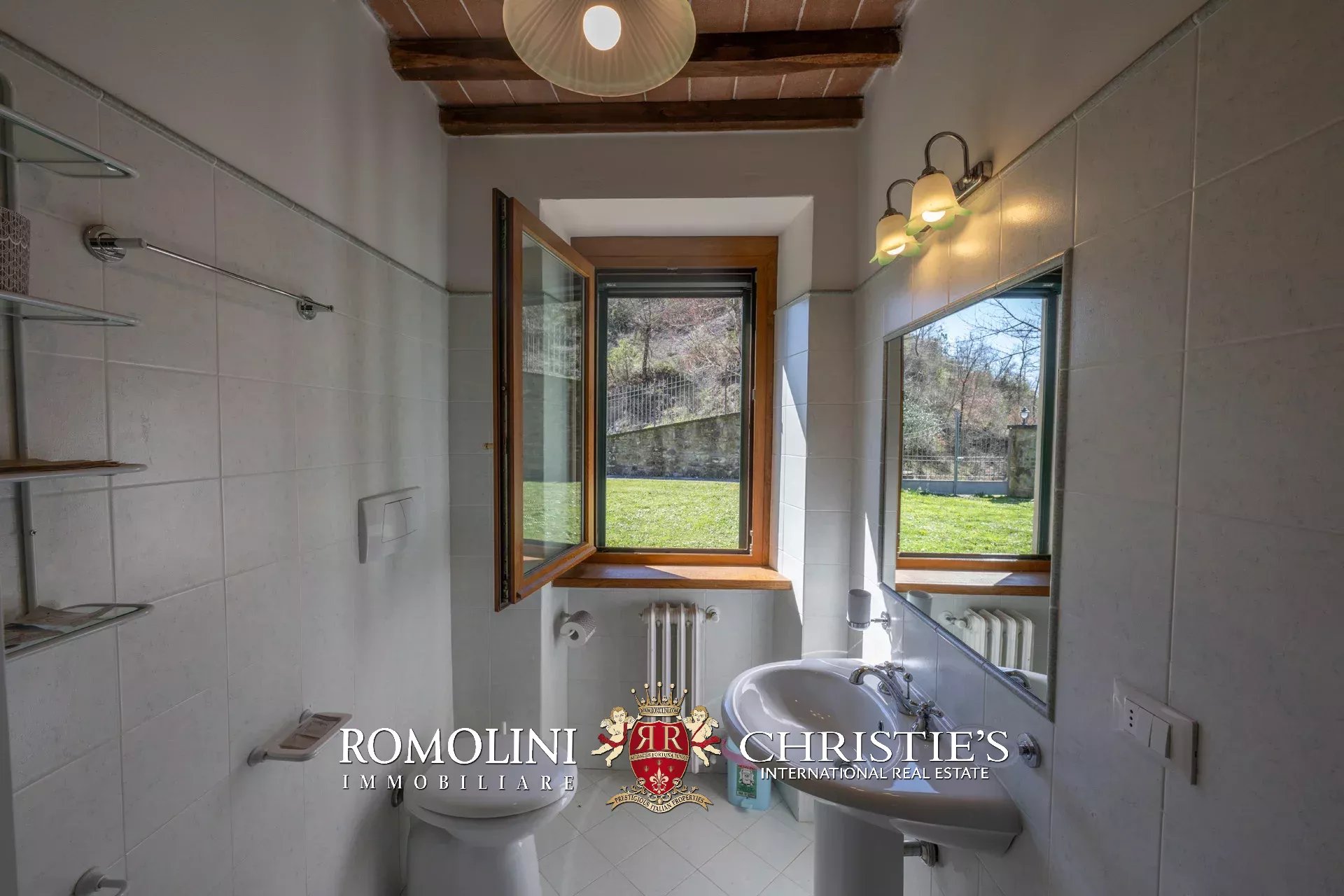 13 Bedroom Villa/Townhouse's Image 46