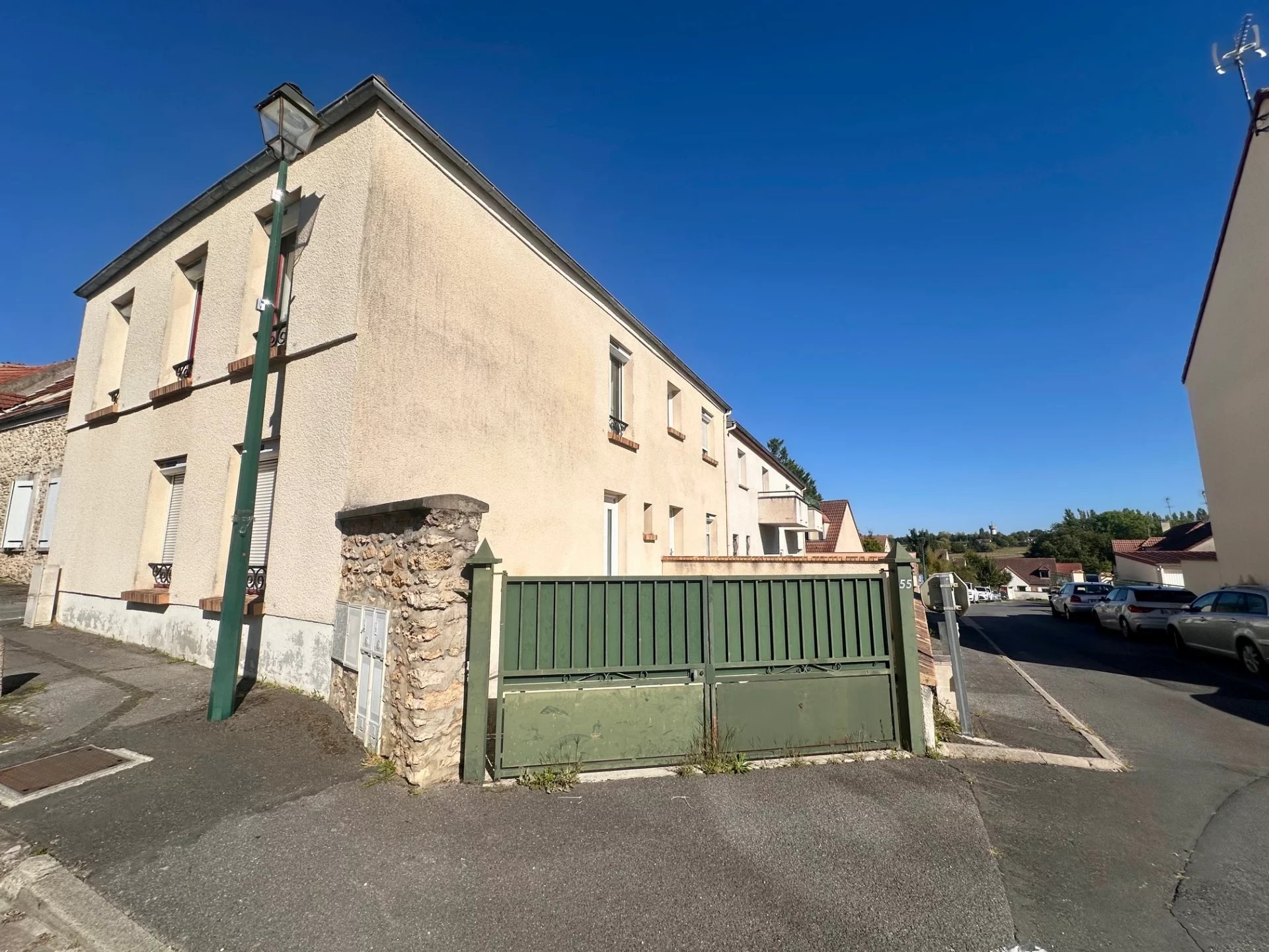 LOCATION D'UNE MAISON DE VILLE