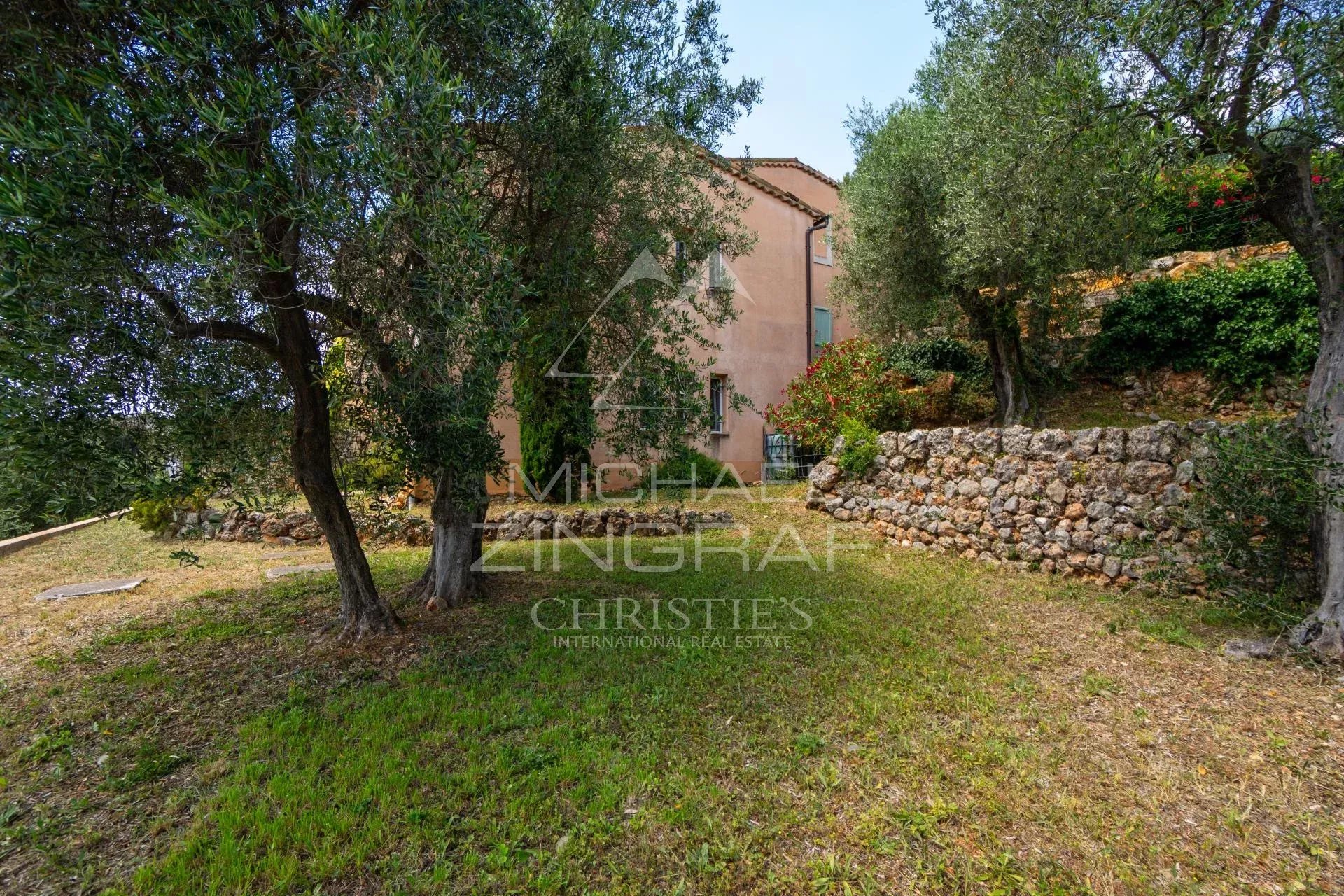 4 Bedroom Villa/Townhouse's Image 10