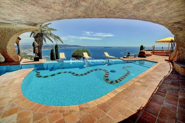 Grand Sea View Villa for Sale in Théoule-sur-Mer | Legacy Estate — photo 4