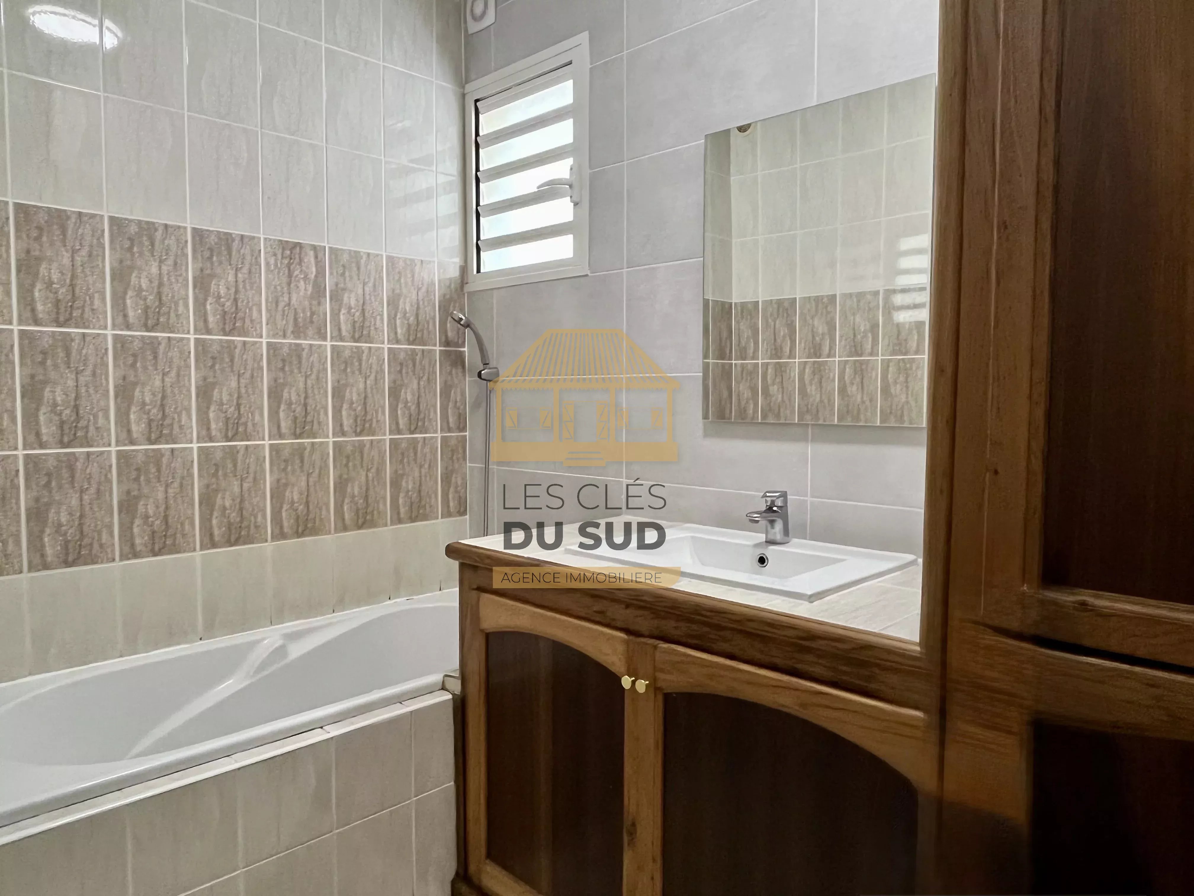 Location appartement T3 meublé vue mer avec piscine à Manapany Les Bains