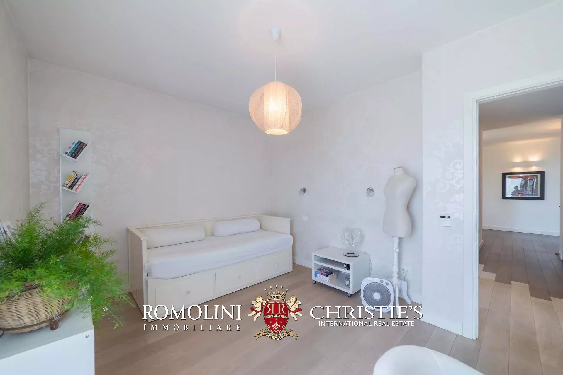 6 Bedroom Villa/Townhouse's Image 63